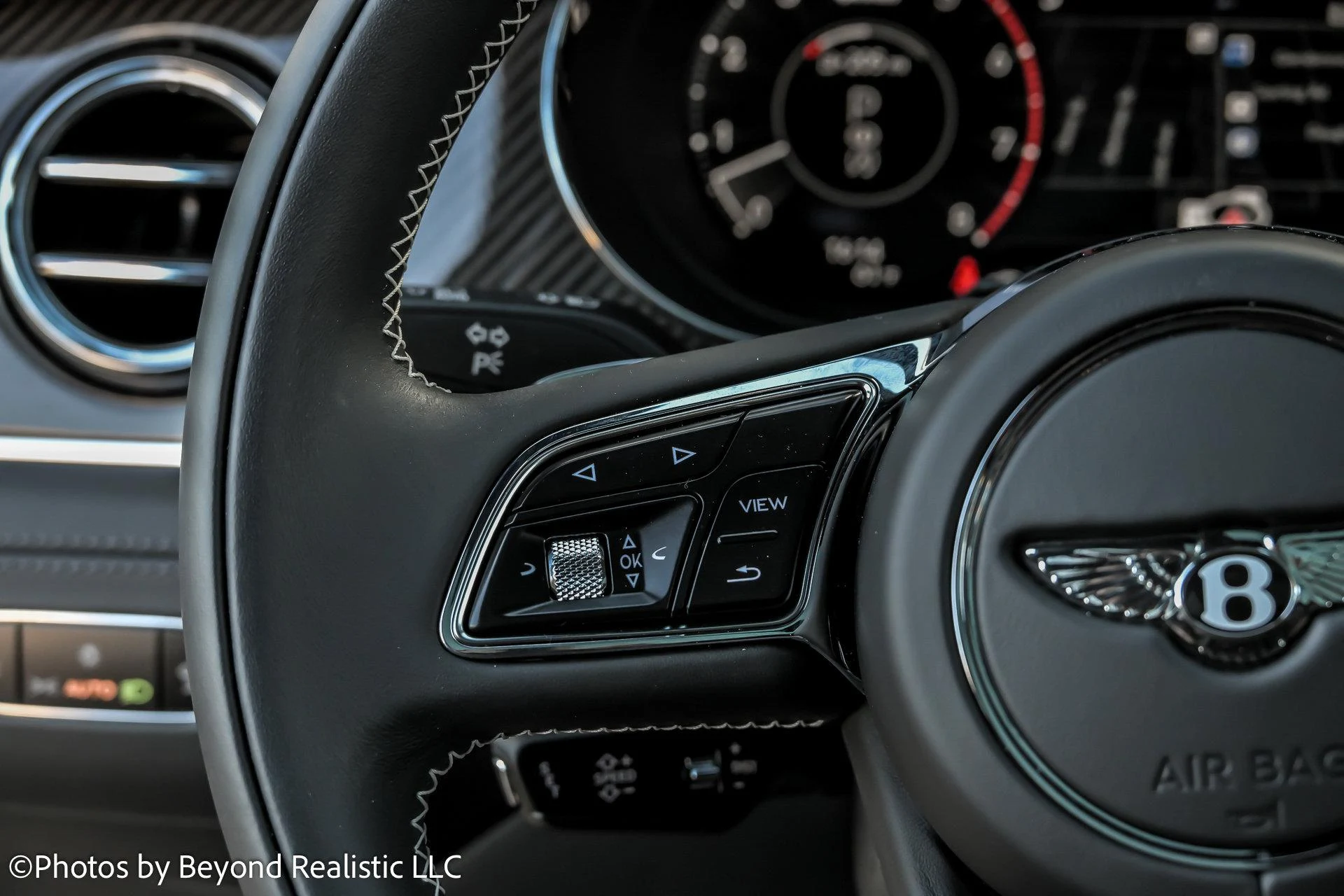 mph038_667445937_Used_2019_Bentley_Bentayga_V8_1764407892_f0baf2a008