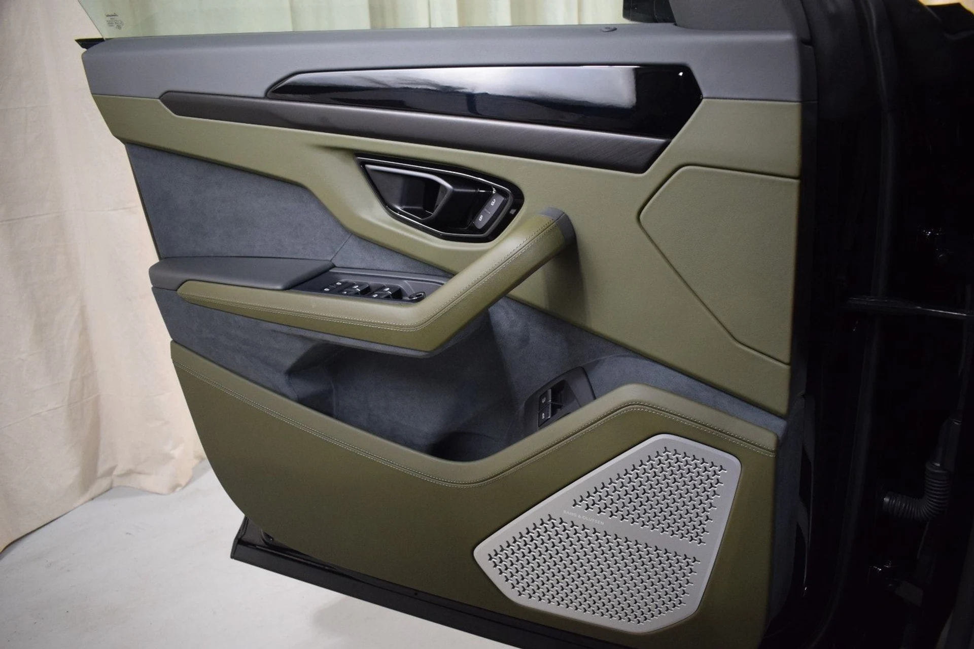 mph038_671702450_d11db70e83069dc944b0a35fbd4b2284x_1f5a62e623