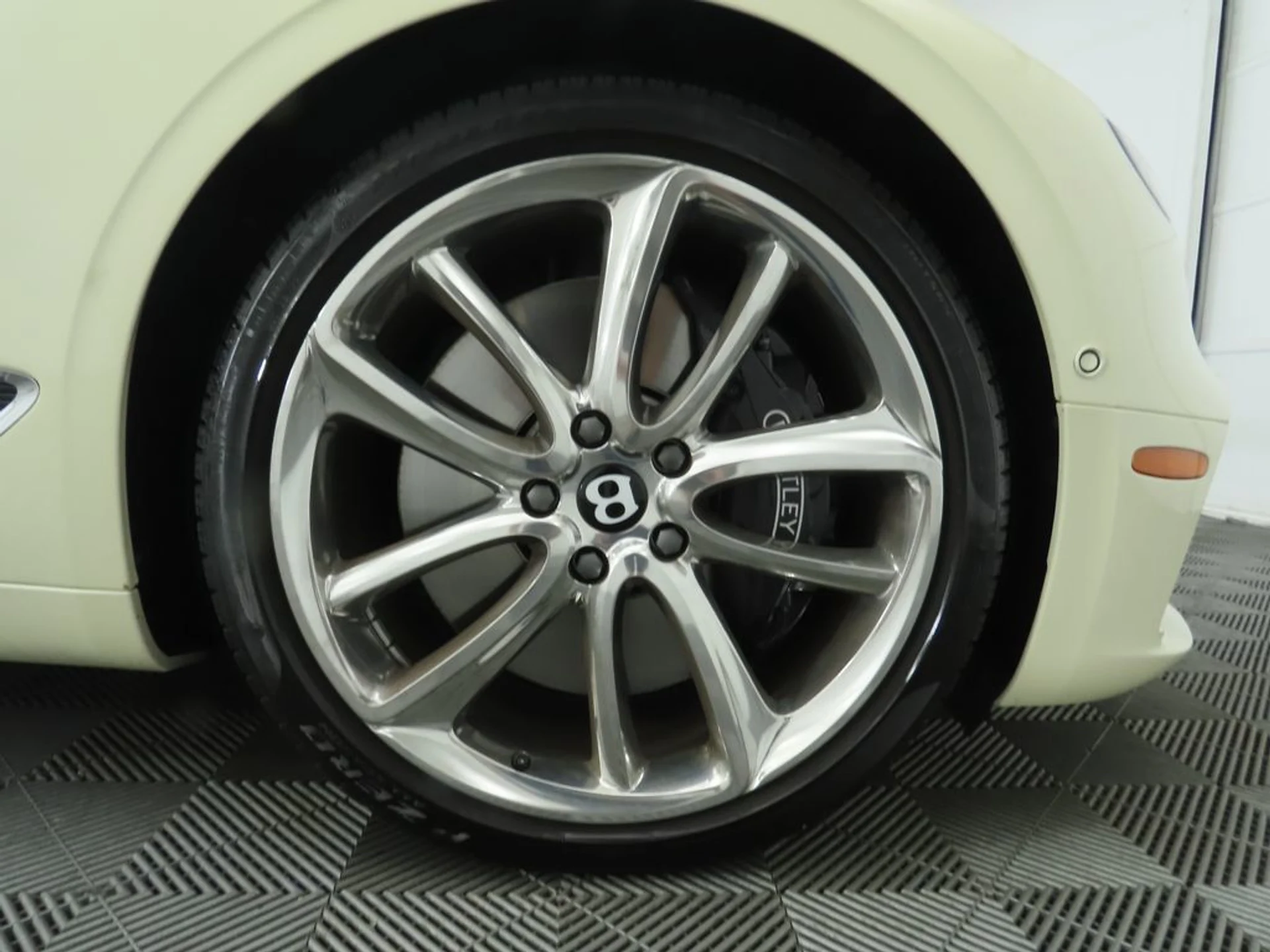 mph038_688224914_used_2022_bentley_continental_gtmullinerconvertible_8119_22887196_39_1024_687dc830d8
