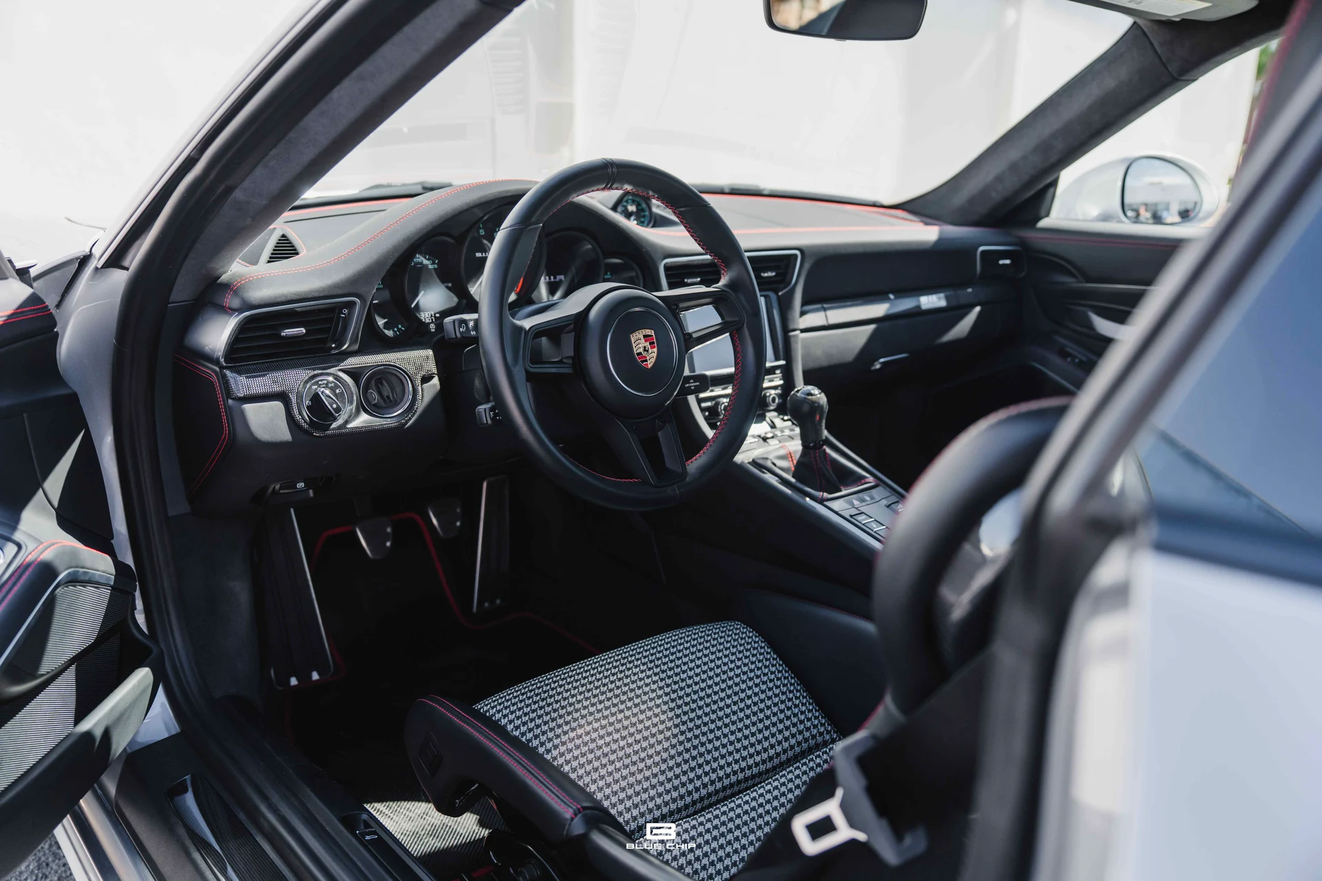 mph038_691093695_6a2c7e138f08953ad6fd509f_2016_Porsche_911_R_39_a3dce2d783