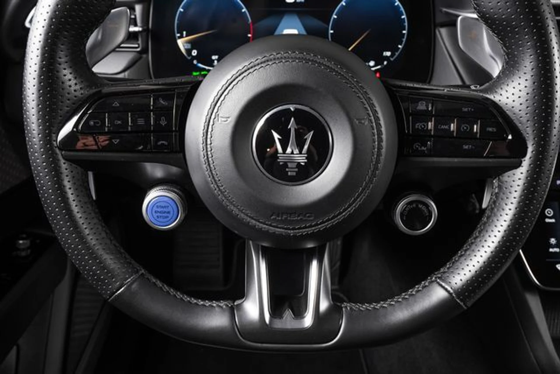 mph038_696093836_b61204e5c9b3b4e7a3219367e0afabafx_d6fca05a17