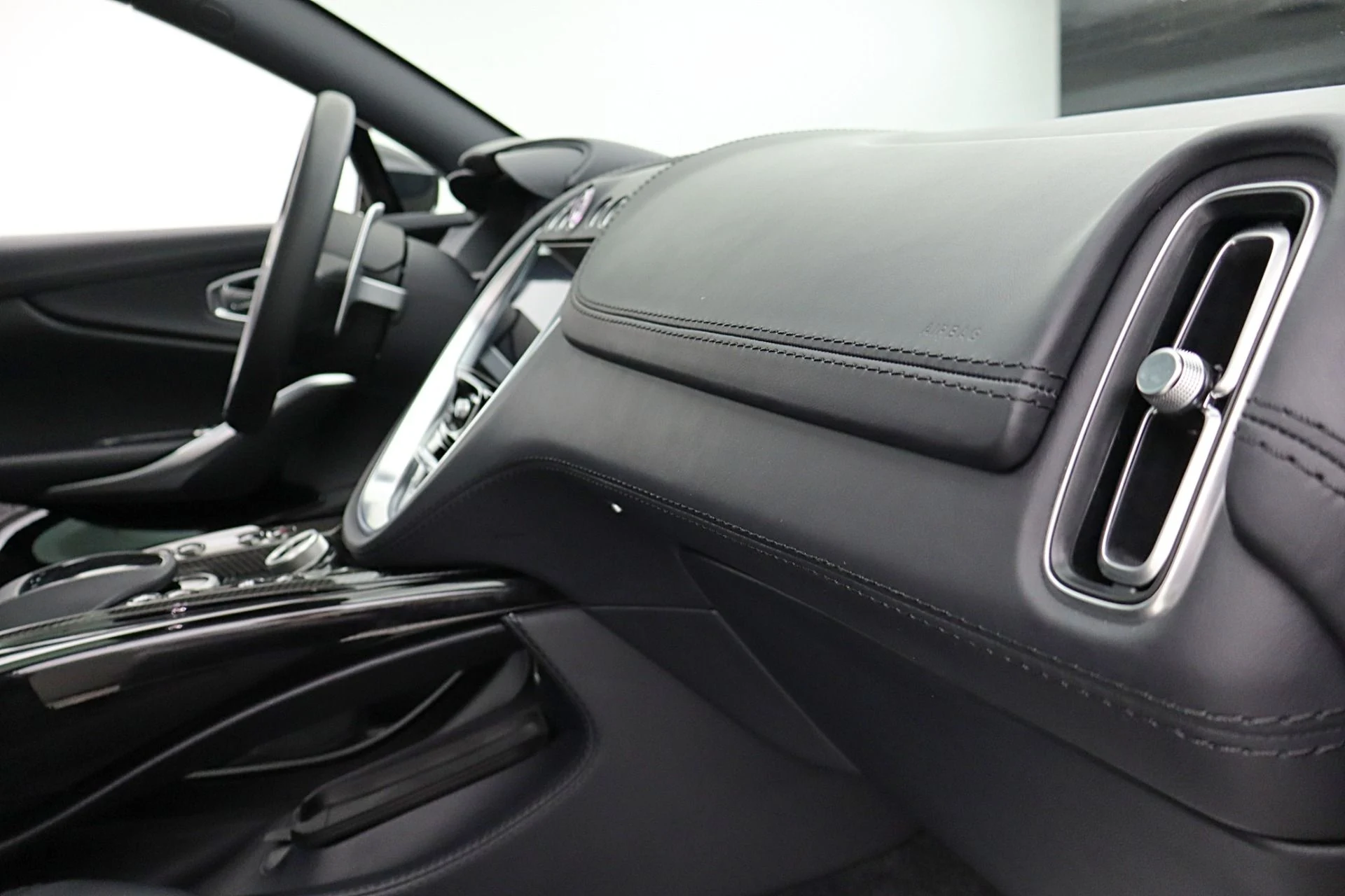 mph038_698281232_Used_2023_Aston_Martin_DBX_707_73a60bc7ae