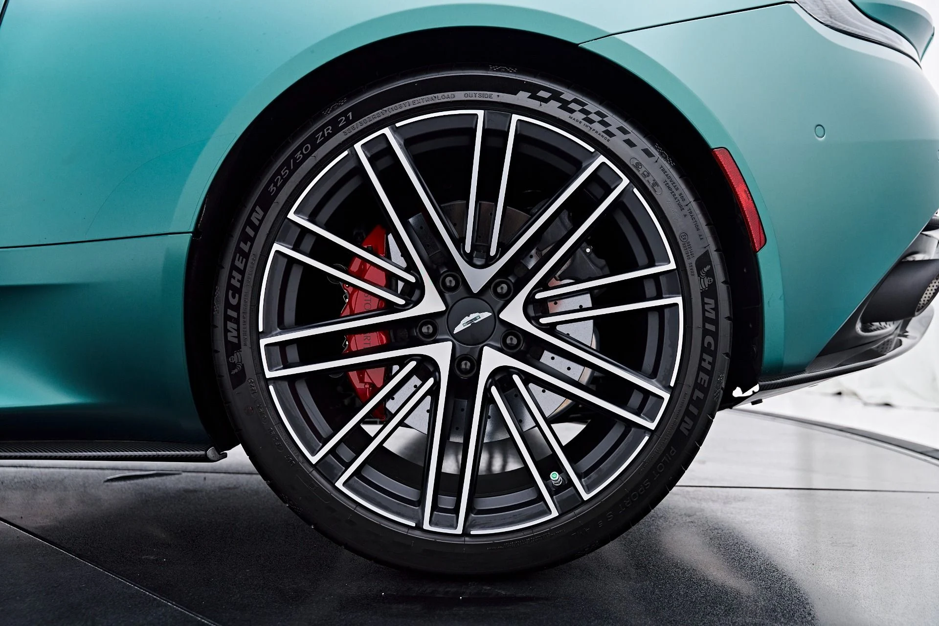 mph038_717712801_Used_2024_Aston_Martin_DB_12_1784769385_e05c936300