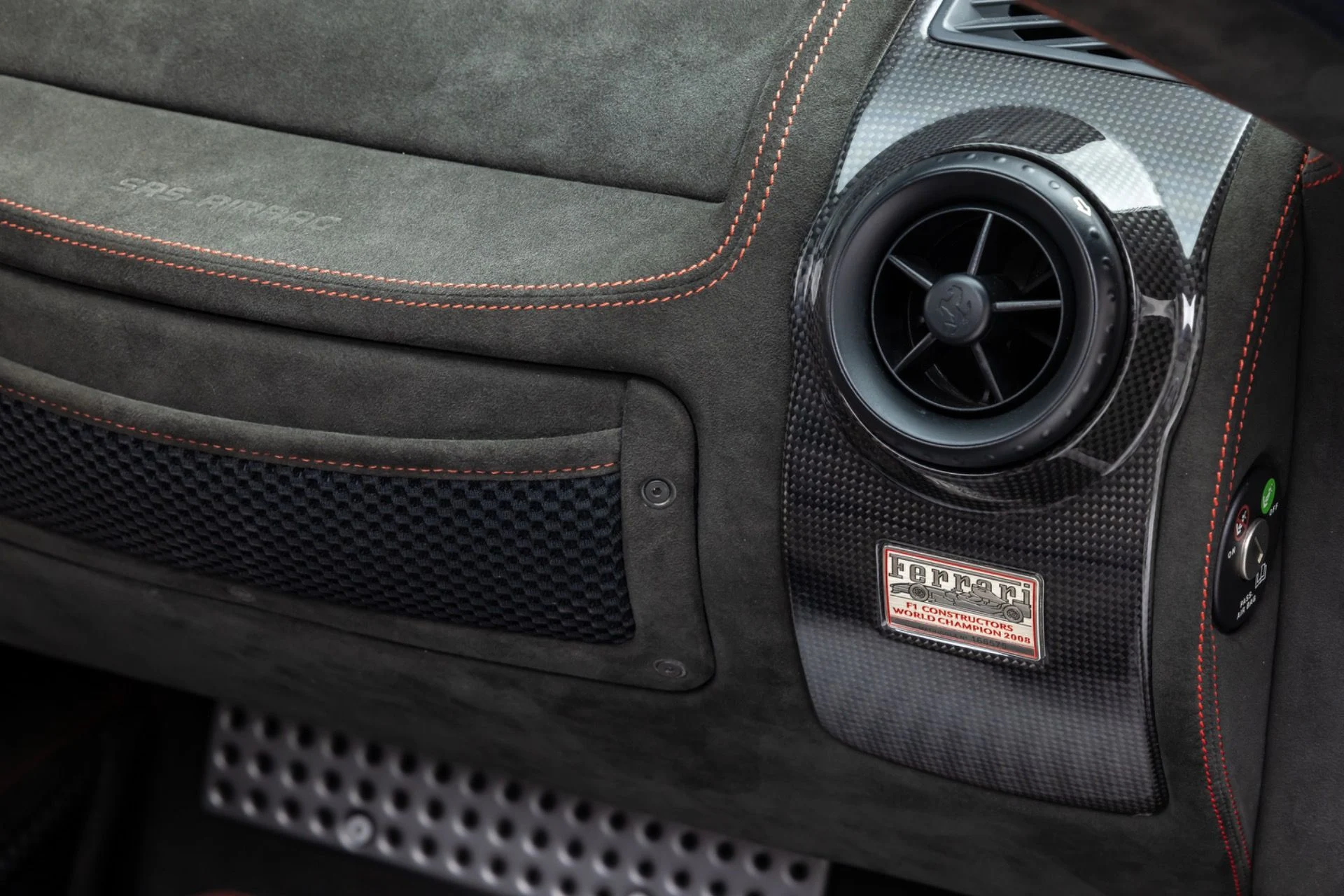 mph038_74245600_13488_p39_l_fbbedc4bb3