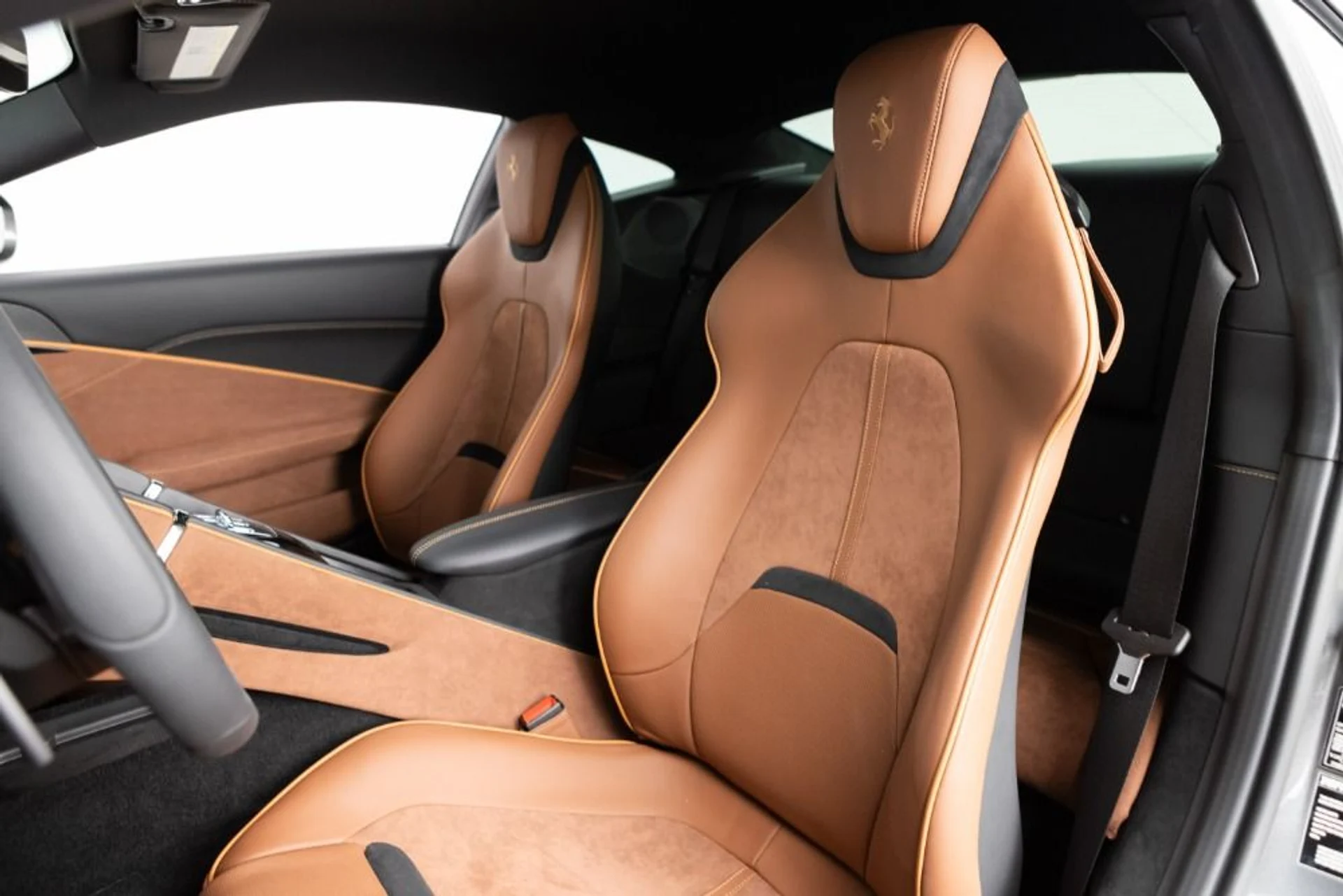 mph038_742778918_Used_2024_Ferrari_Roma_6a81b3163b