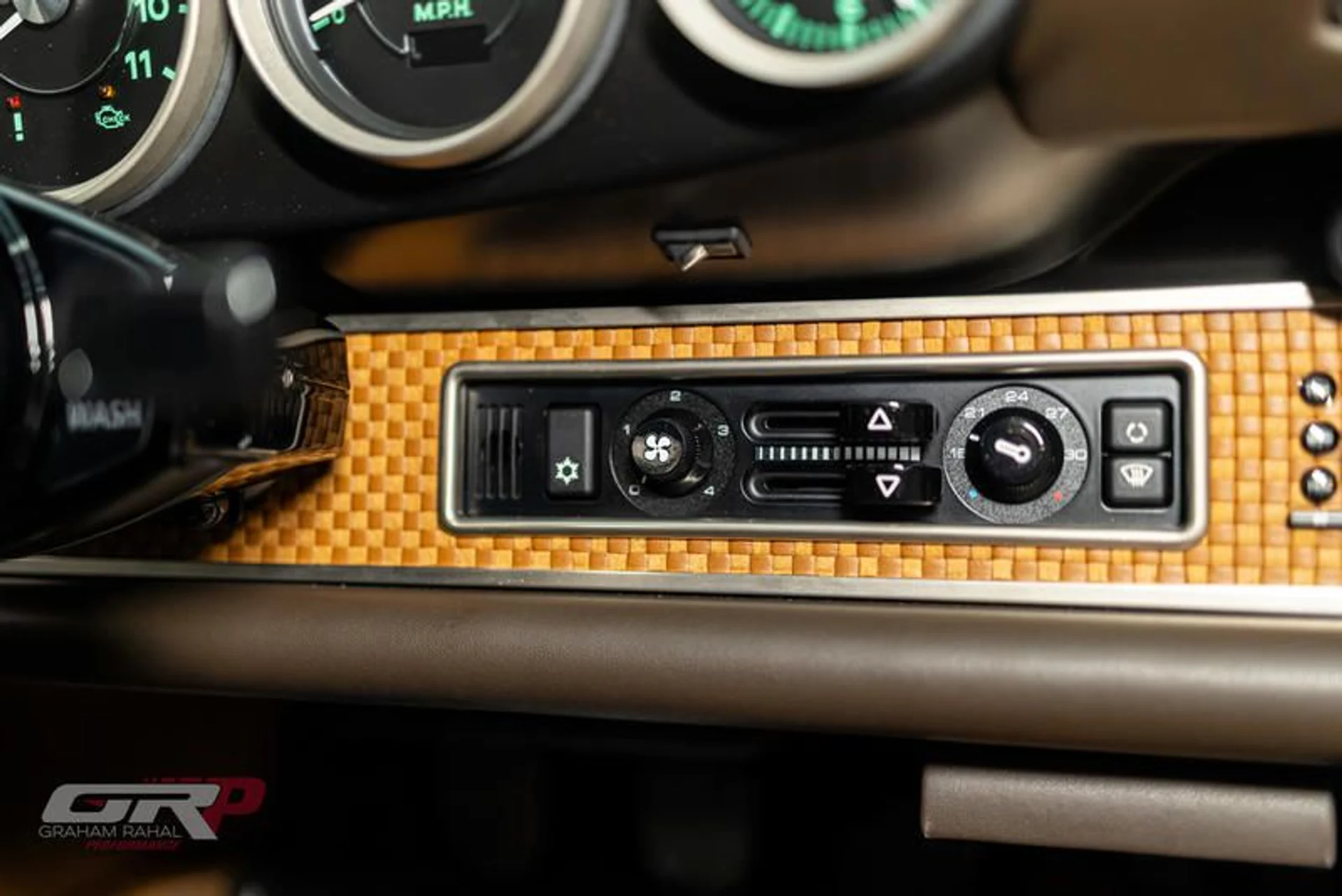 mph038_743949704_E40_A8_DD_0_5_D90_4_FB_5_95_AF_8_C376_FA_3466_E_3b6824c4a0