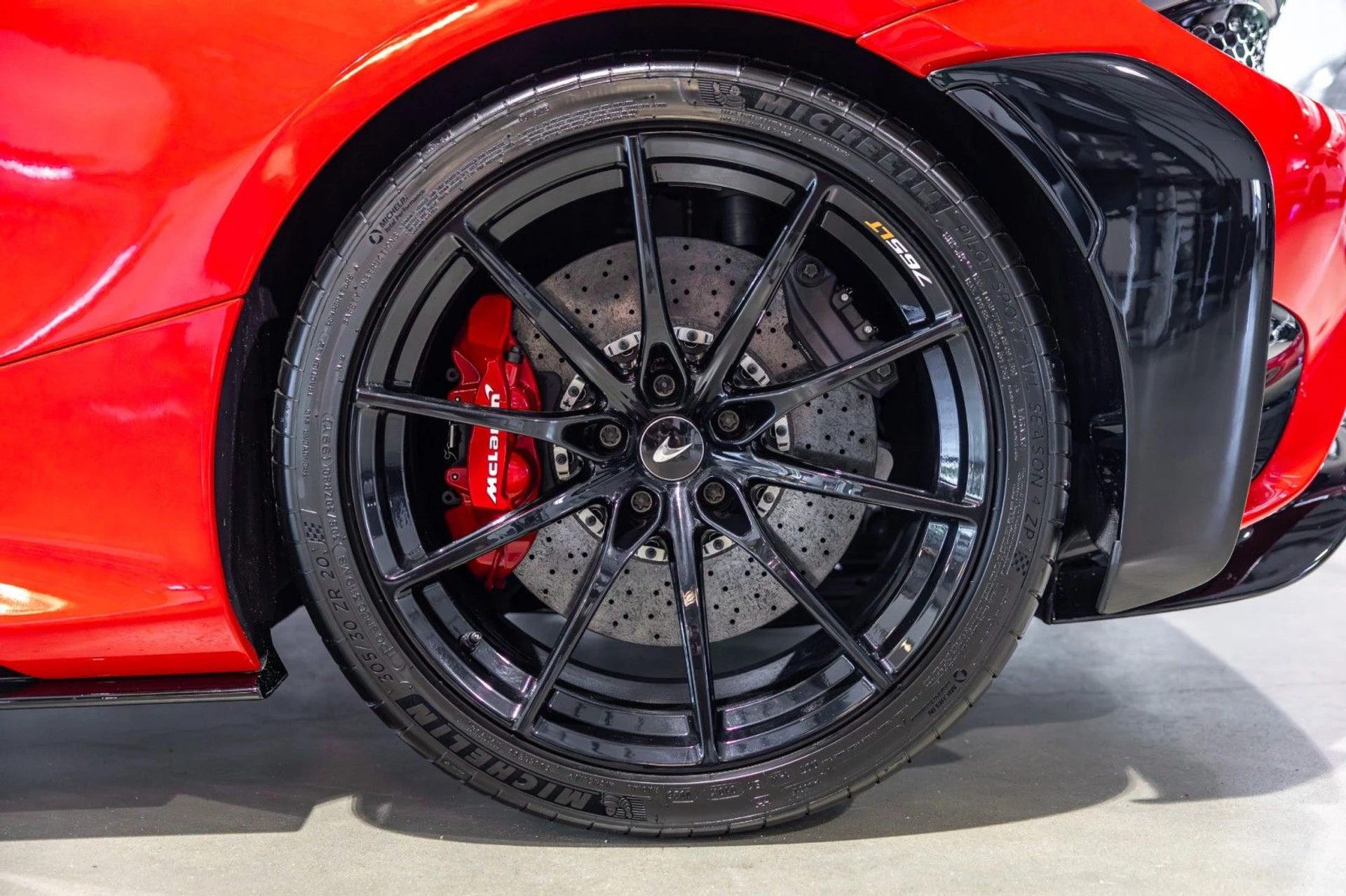 mph038_745802867_b_Q_d222b8f781