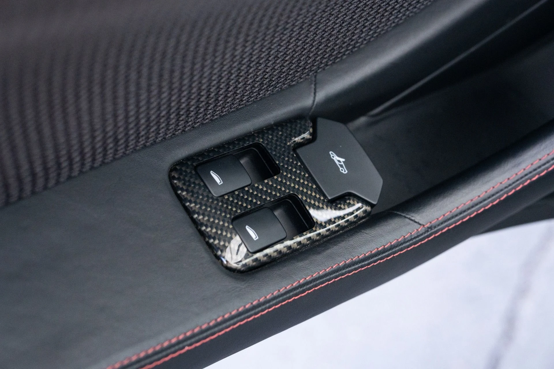 mph038_749622436_Used_2013_Mc_Laren_MP_4_12_C_Spider_1779391397_5c9f5a9164