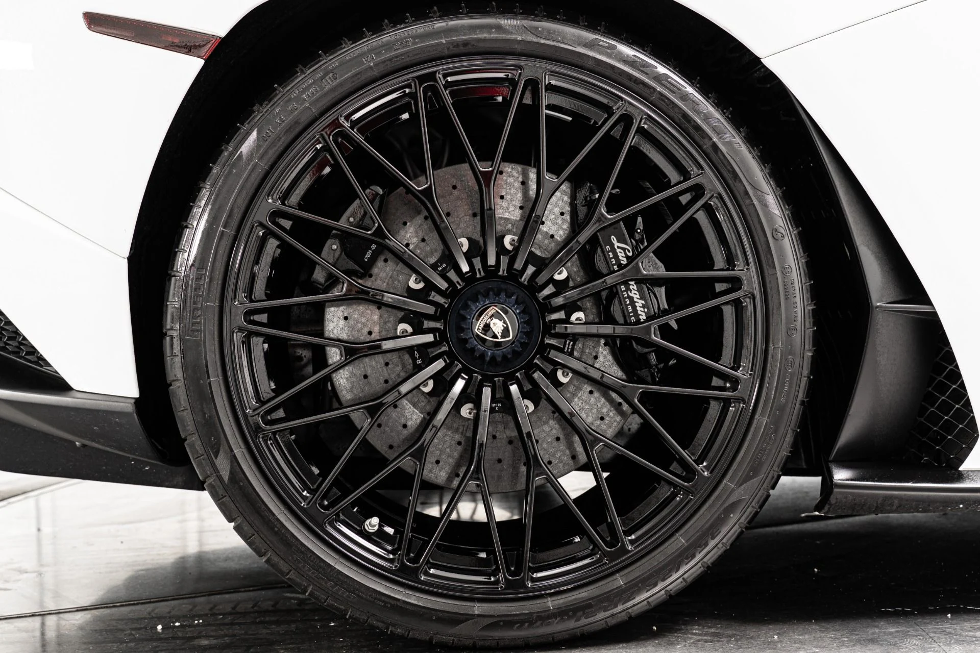 mph038_749666709_Used_2019_Lamborghini_Aventador_LP_740_4_S_Roadster_1758210242_b862df9000