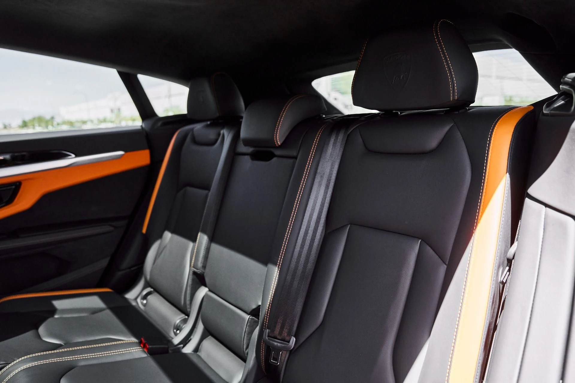 mph038_750144394_Used_2025_Lamborghini_Urus_SE_1779992026_aa95323bbb
