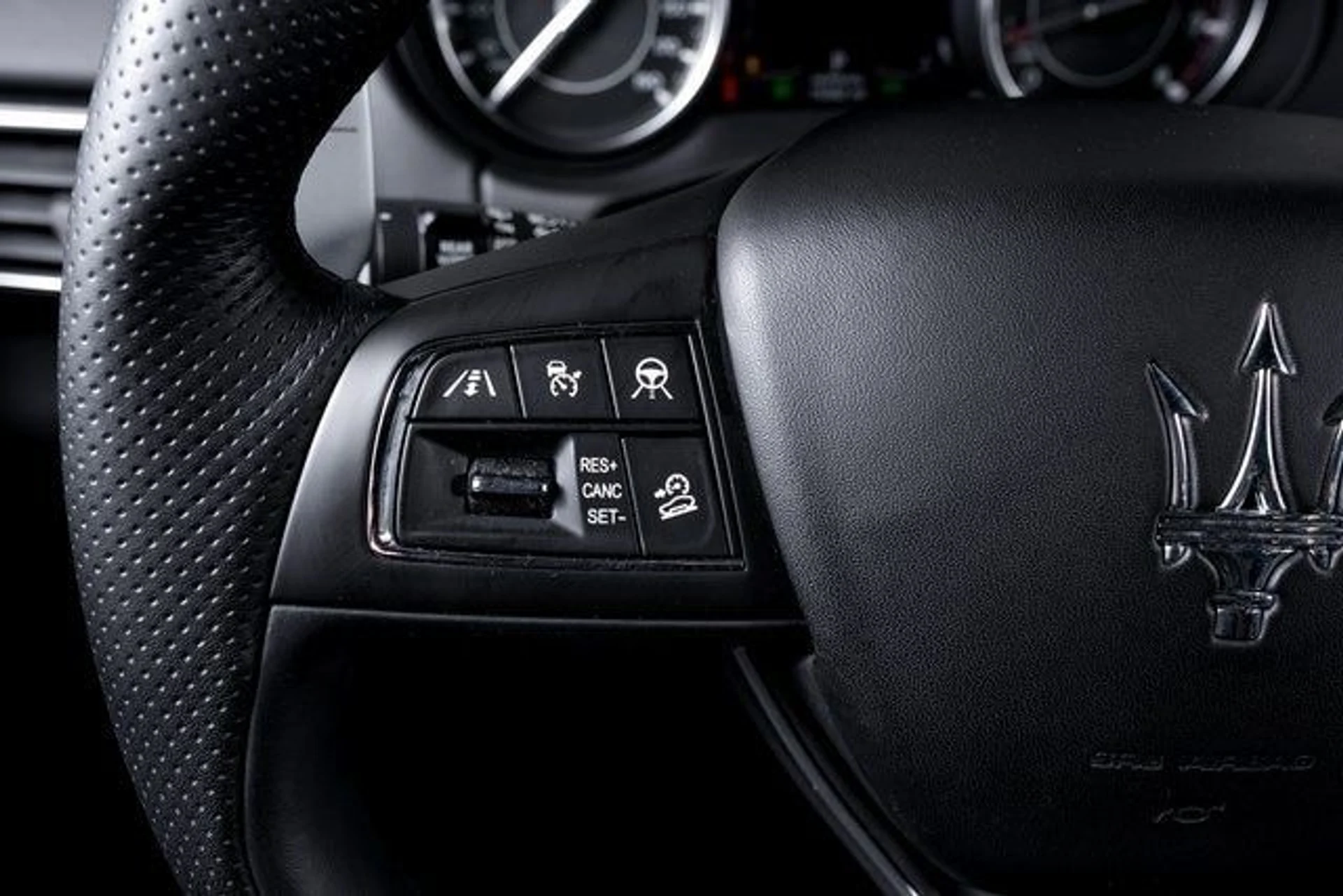 mph038_776729132_81be03063fa8a381d827199e8b11c468x_2c1d1a7b57