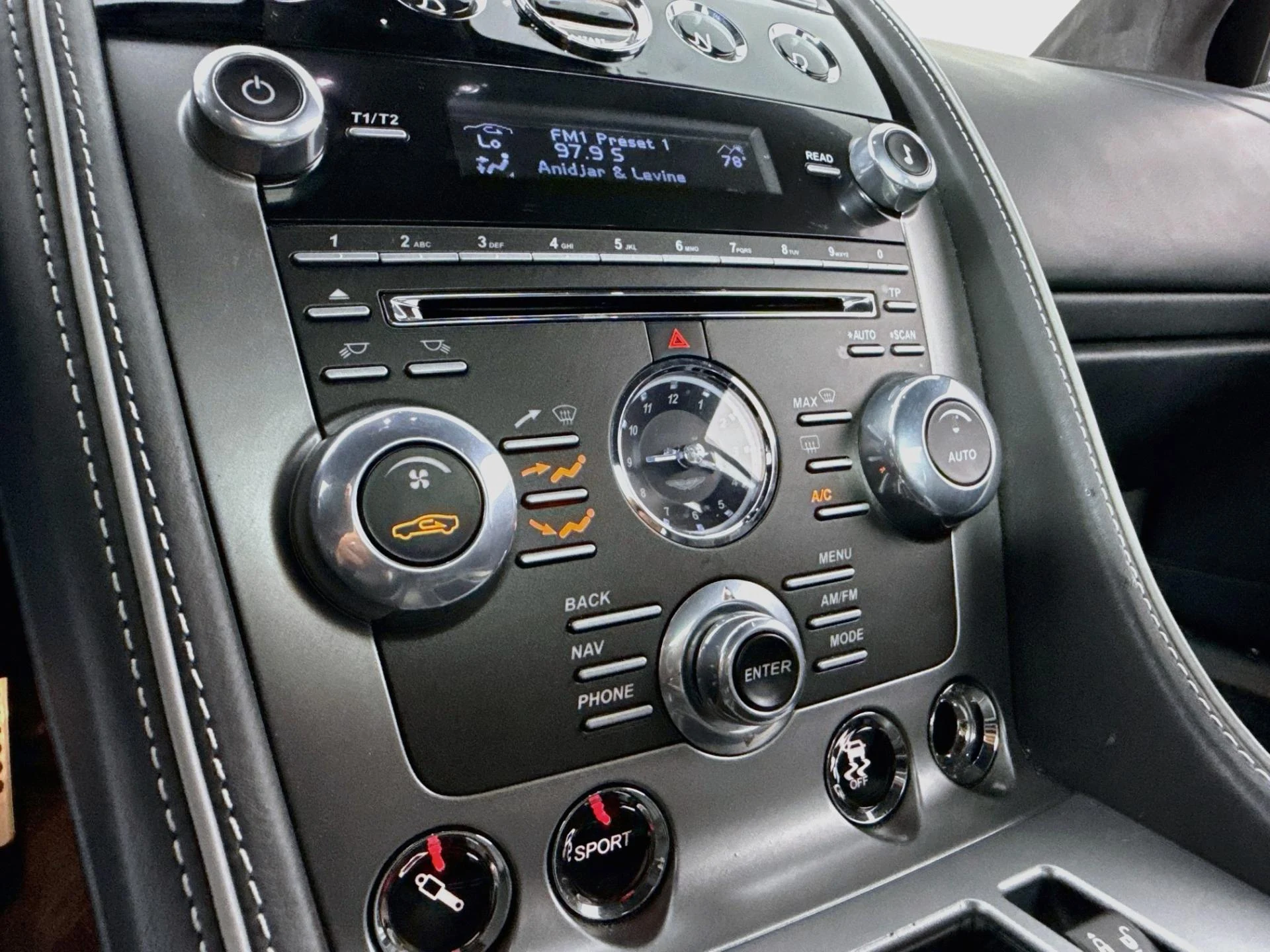 mph038_78263663_Used_2014_Aston_Martin_DB_9_1791837308_4dc083c964