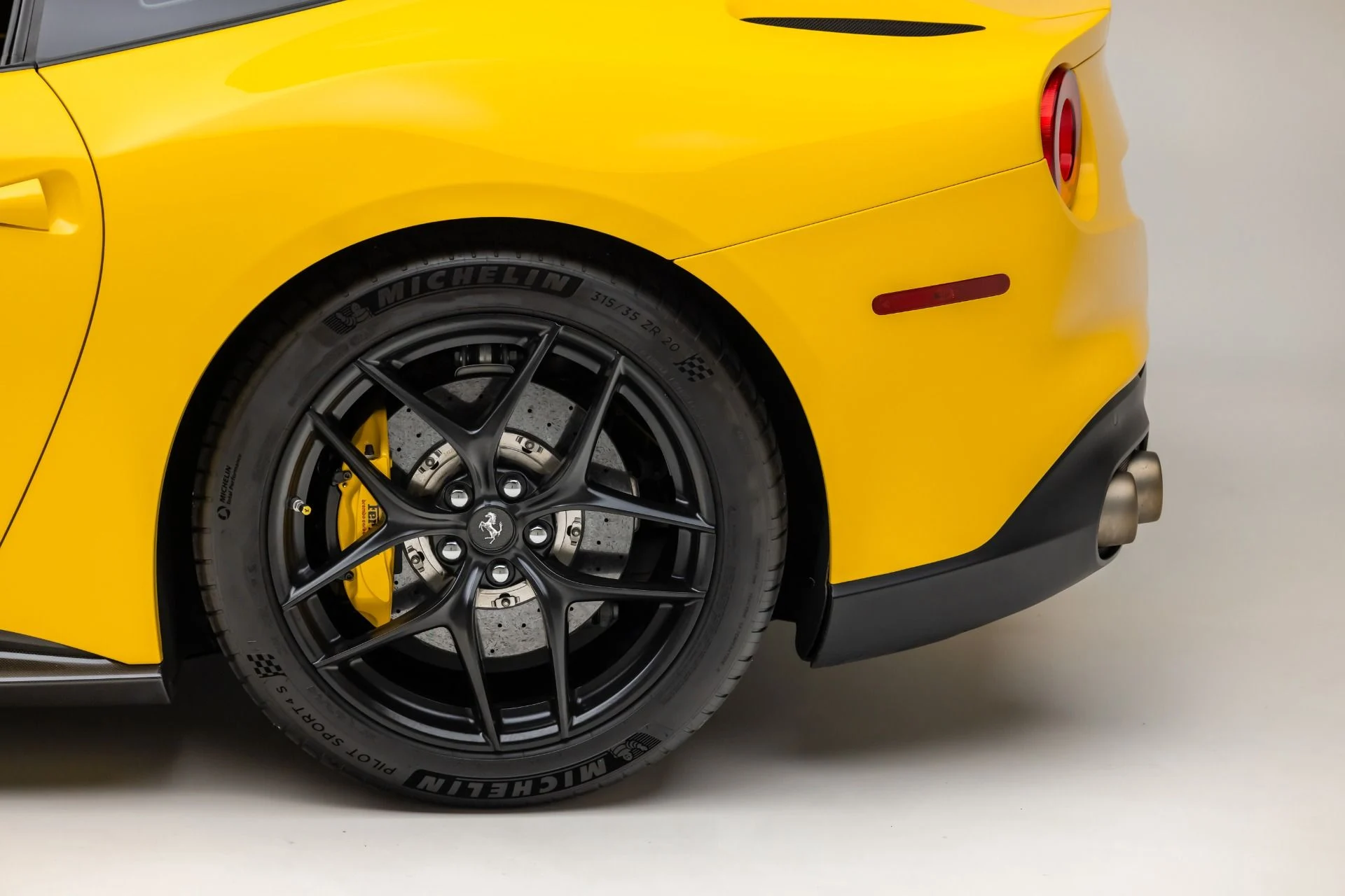 mph038_787307779_Used_2014_Ferrari_F12berlinetta_1766171664_6ca34dbb56