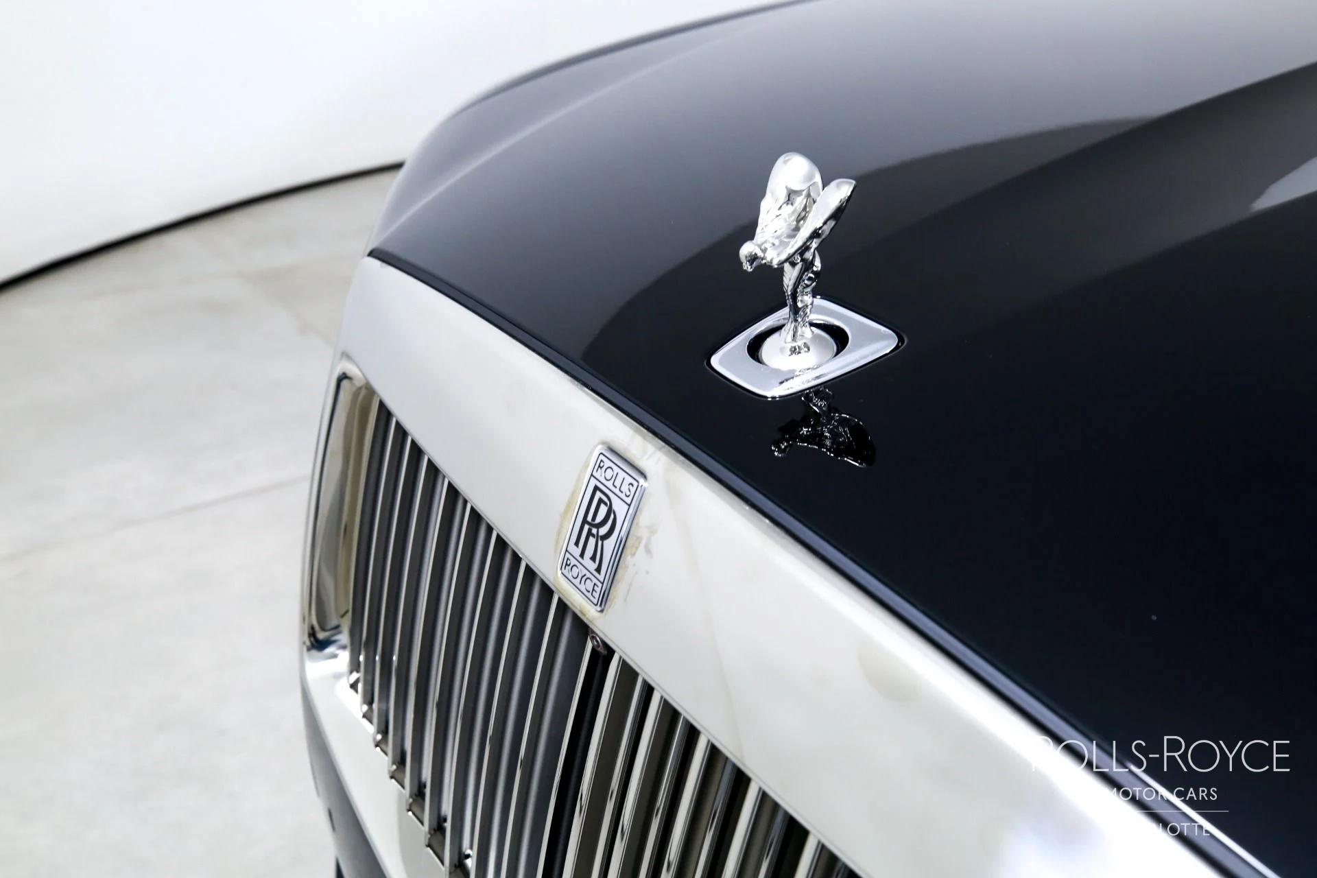 mph038_795065783_Used_2025_Rolls_Royce_Ghost_1751386071_9755b3010b
