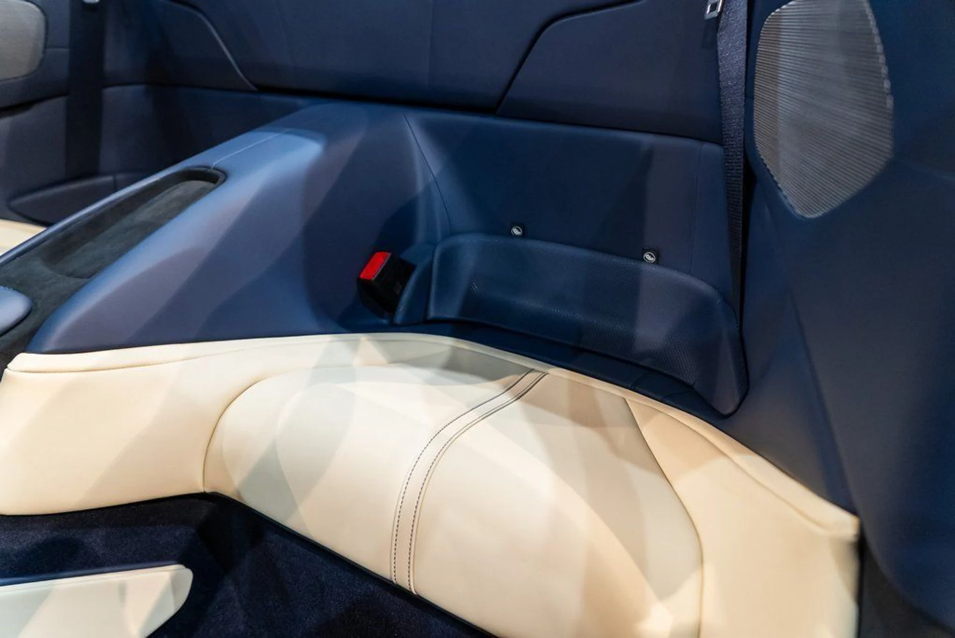 mph038_79556839_3d58295ce33d045b3a3dfd5bb9a66c99_eb71264f93