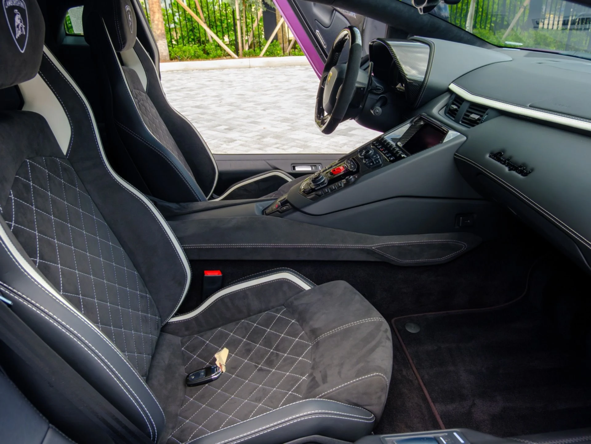 mph038_802490378_Used_2018_Lamborghini_Aventador_S_1778520653_166aa7b9b1