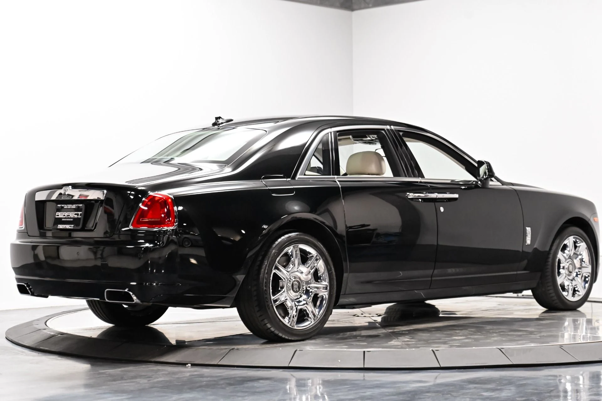 mph038_807121392_Used_2012_Rolls_Royce_Ghost_Base_1789141578_332b043ba9