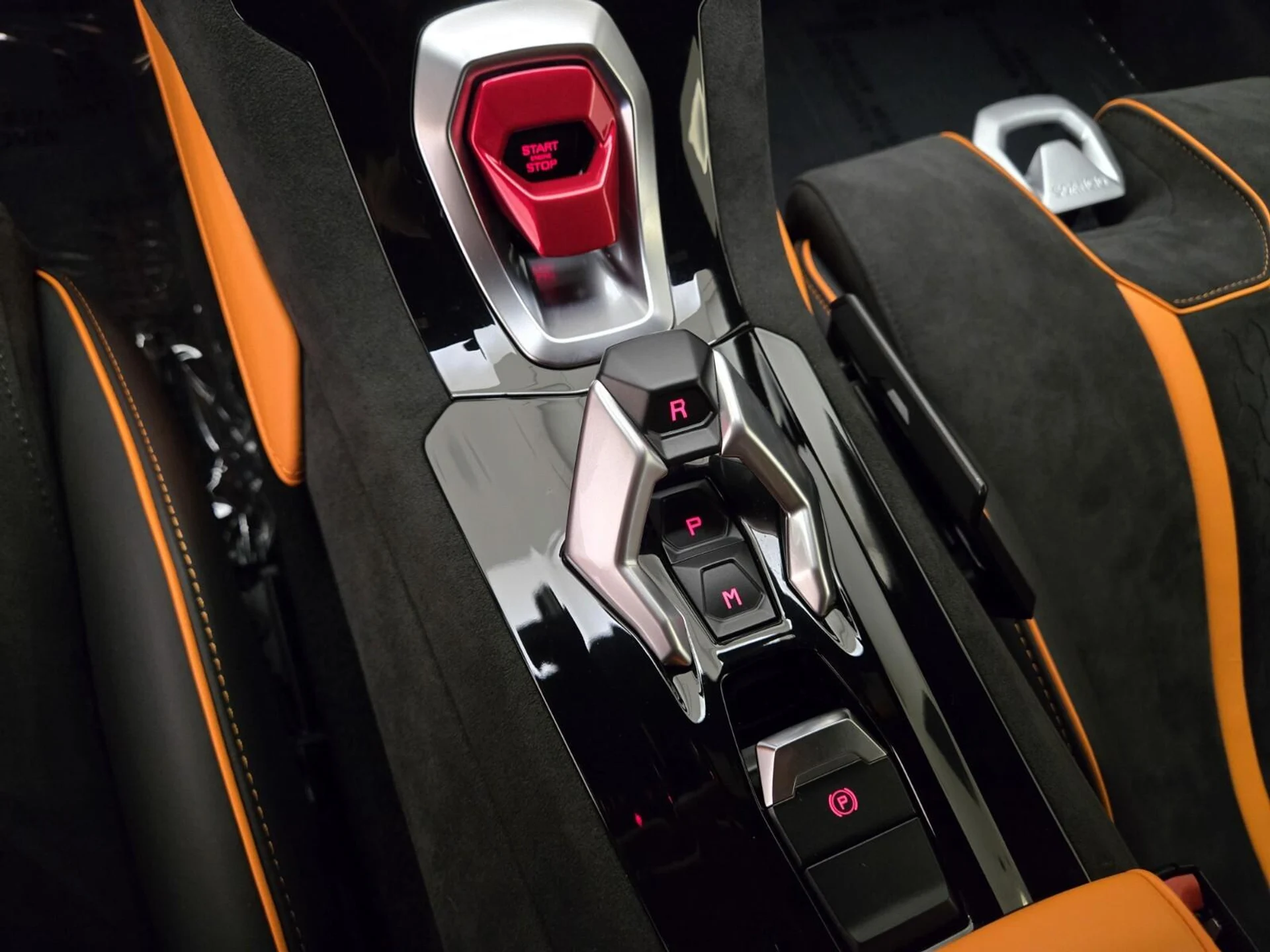 mph038_813672574_Used_2023_Lamborghini_Huracan_Tecnica_1777355924_9944cfb1c4