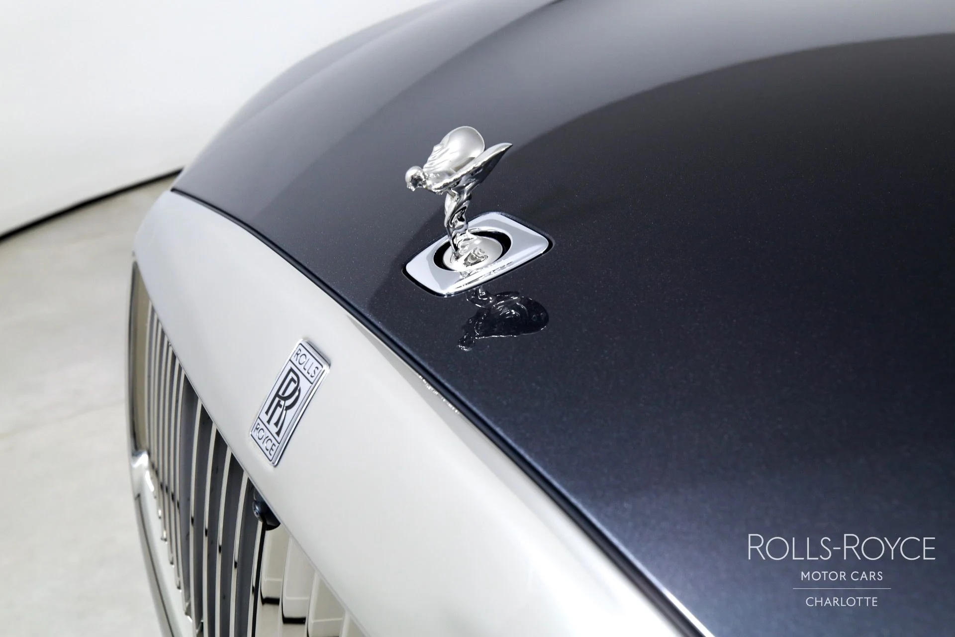 mph038_817435632_Used_2025_Rolls_Royce_Spectre_1757713679_cf4520f630