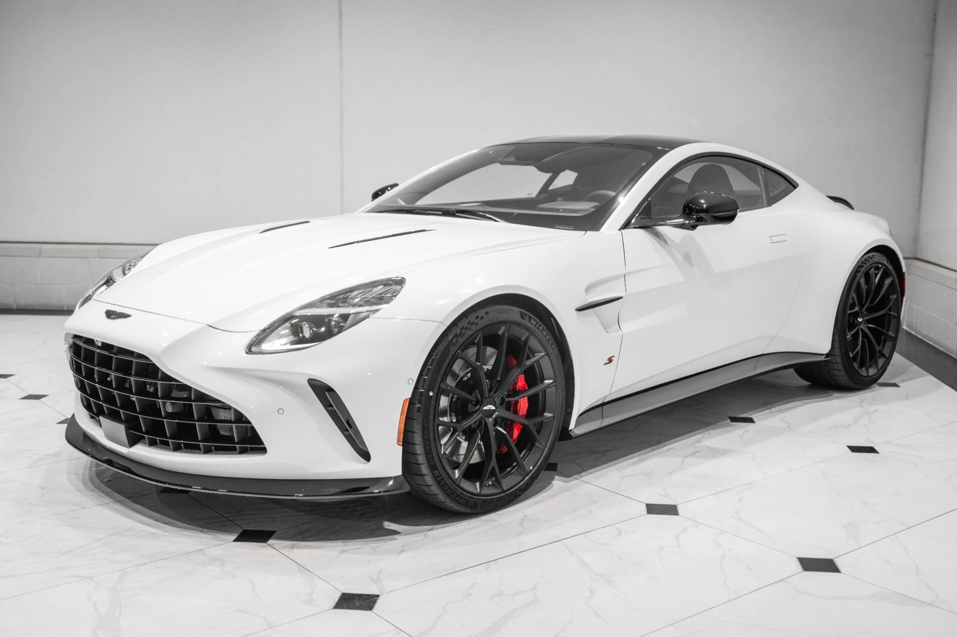 mph038_823285350_New_2026_Aston_Martin_Vantage_S_1784733238_0ffb7ec8f3