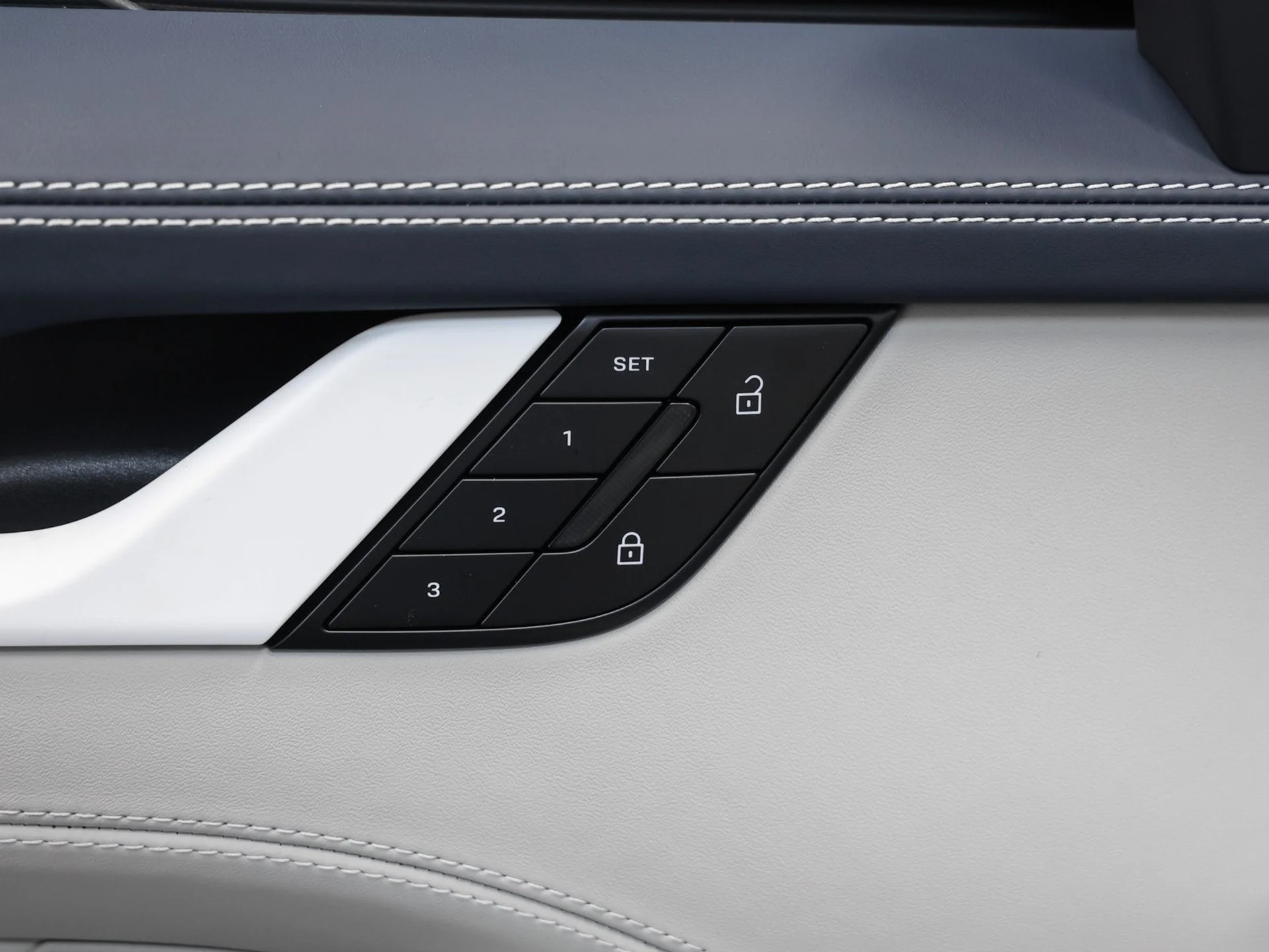 mph038_824707313_39_cb18abeed1