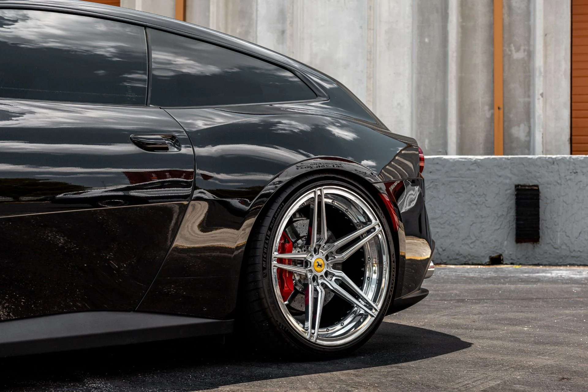 mph038_837792672_Used_2018_Ferrari_GTC_4_Lusso_T_with_Novitec_Springs_DME_Tune_Velos_Wheels_IPE_Exhaust_Passenger_Disp_1654867168_c582f6d568