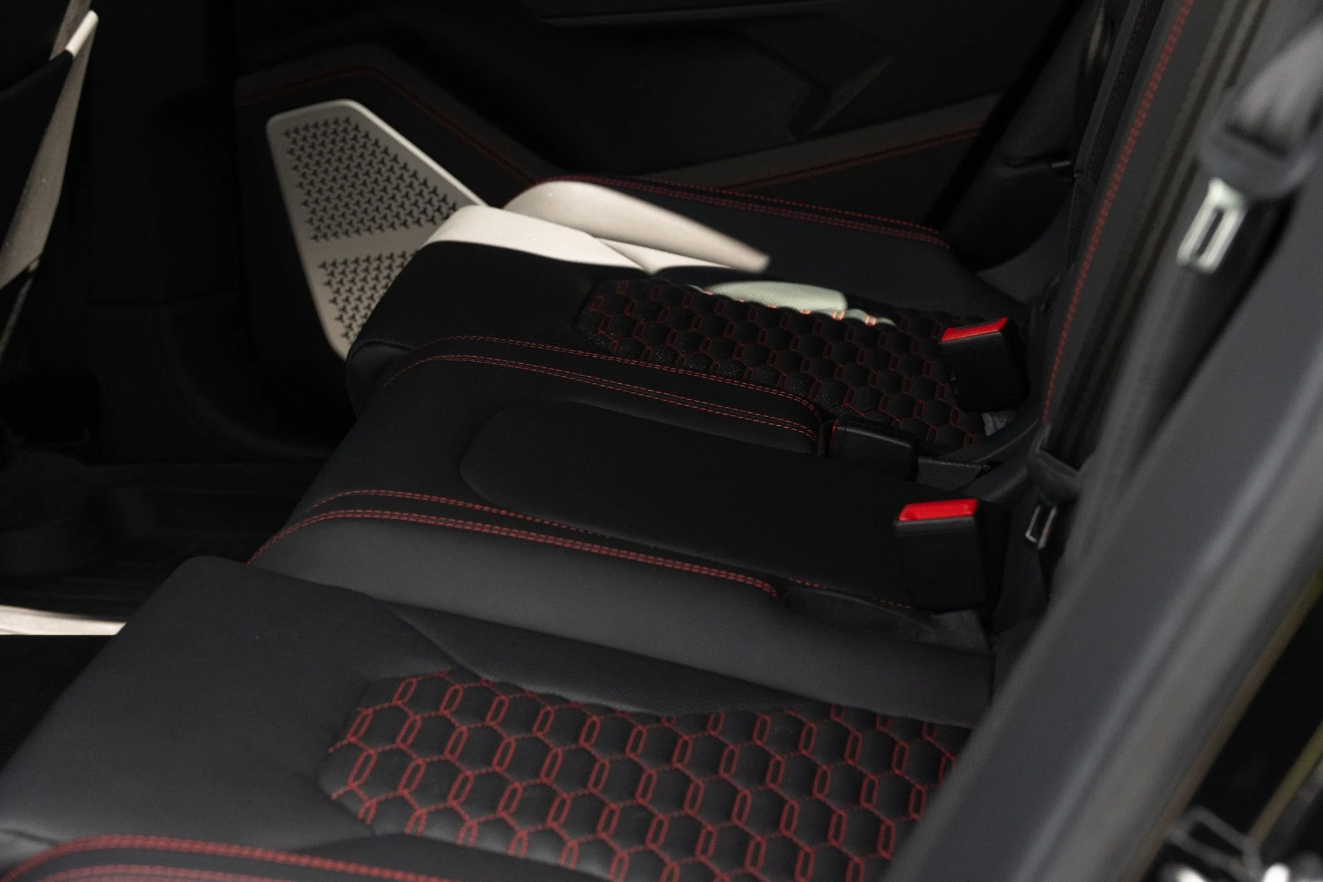 mph038_863889721_Used_2020_Lamborghini_Urus_1758836559_3433fc2f92