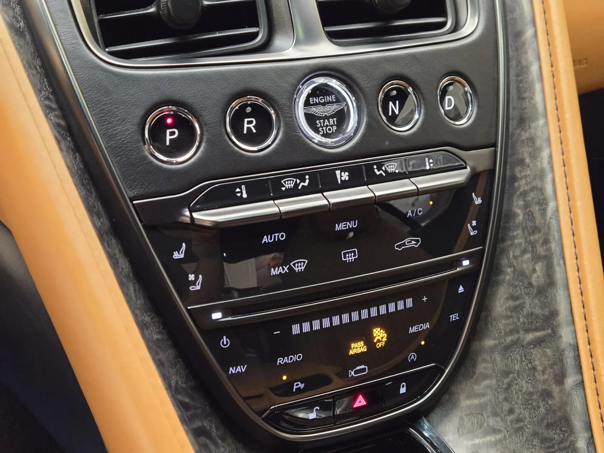 mph038_875177582_Used_2021_Aston_Martin_DB_11_1764057896_3d2c9219b7