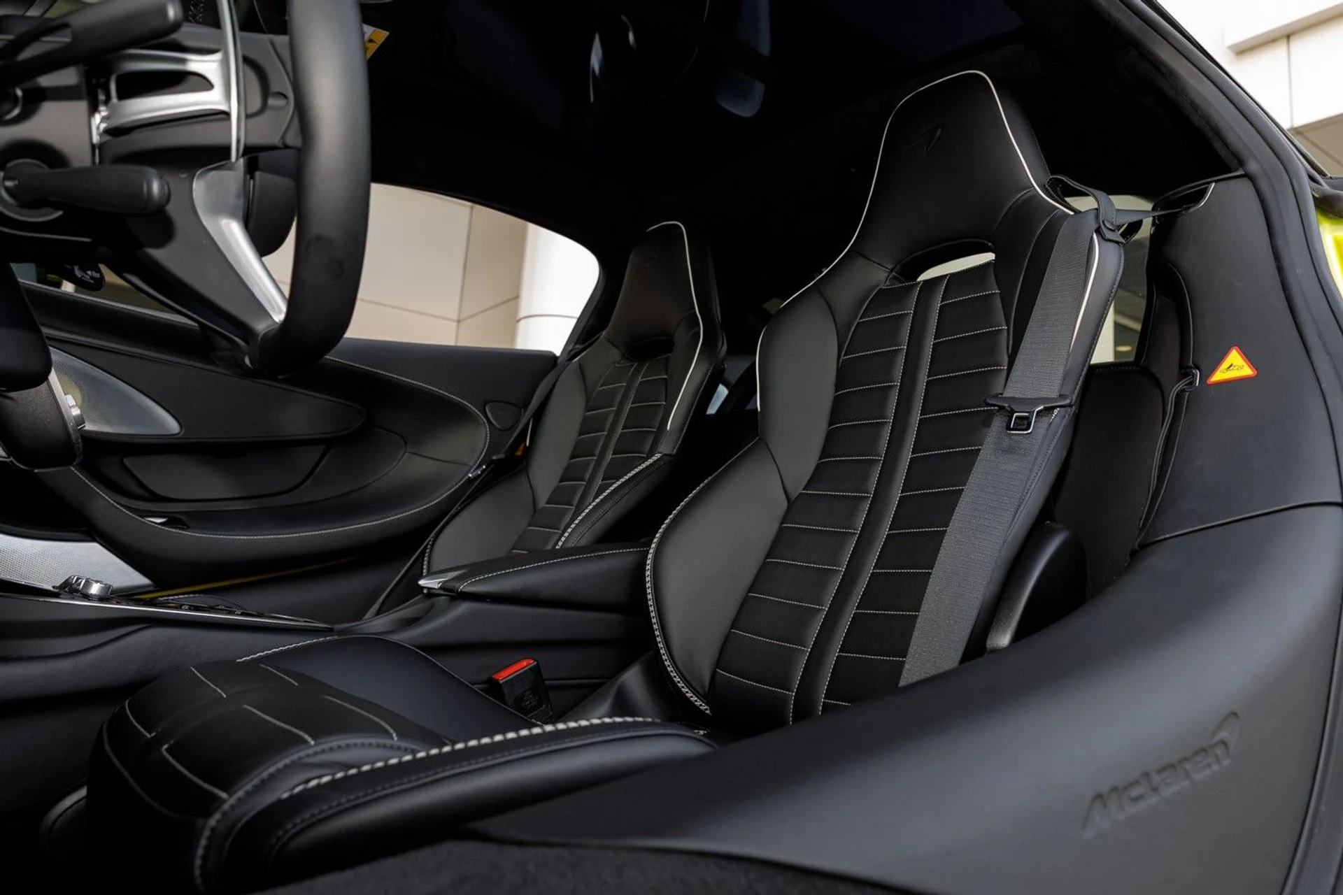 mph038_88756015_462_p39_l_818754d7c0