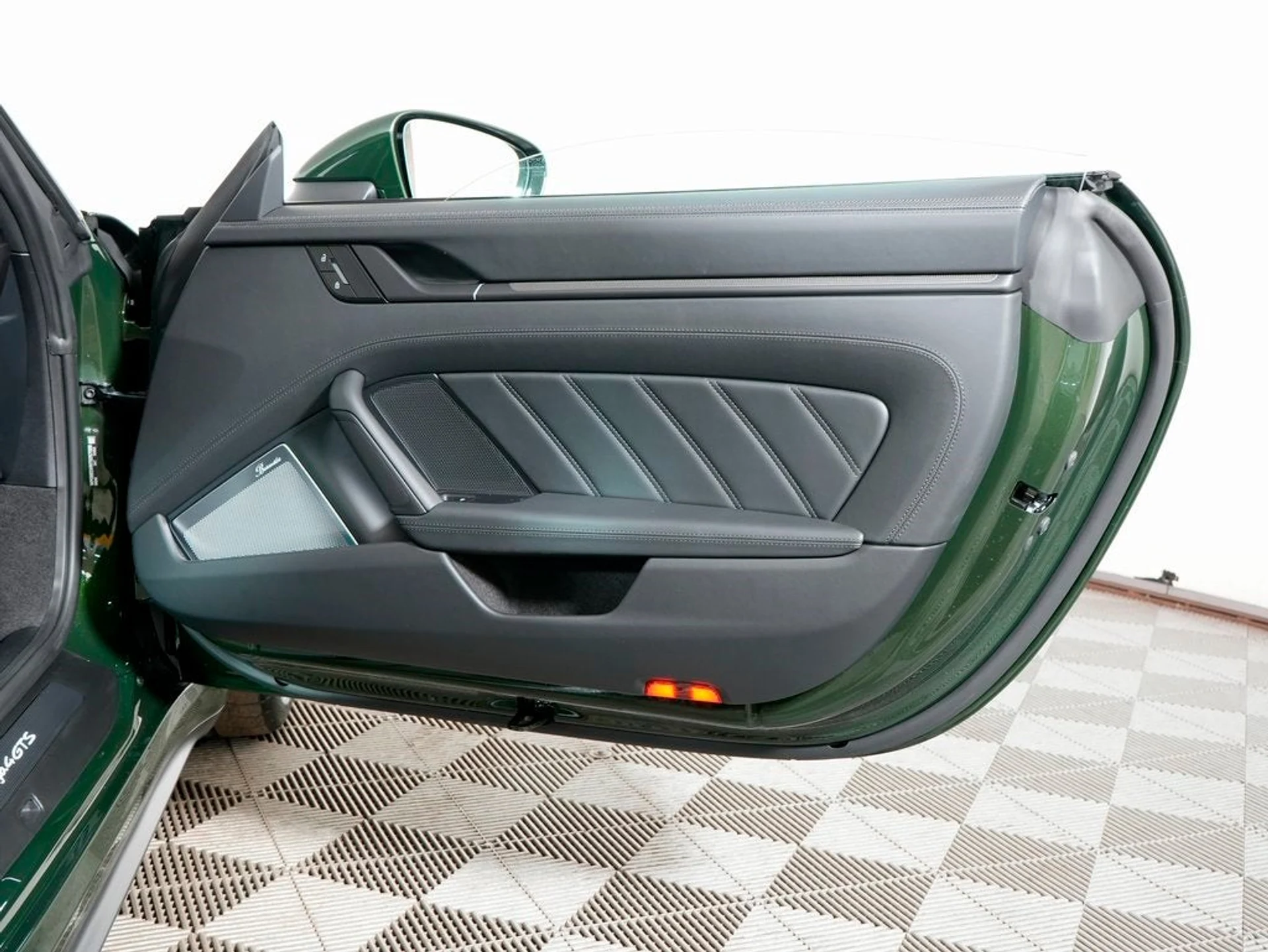 mph038_914324841_39_66d3c73eb8