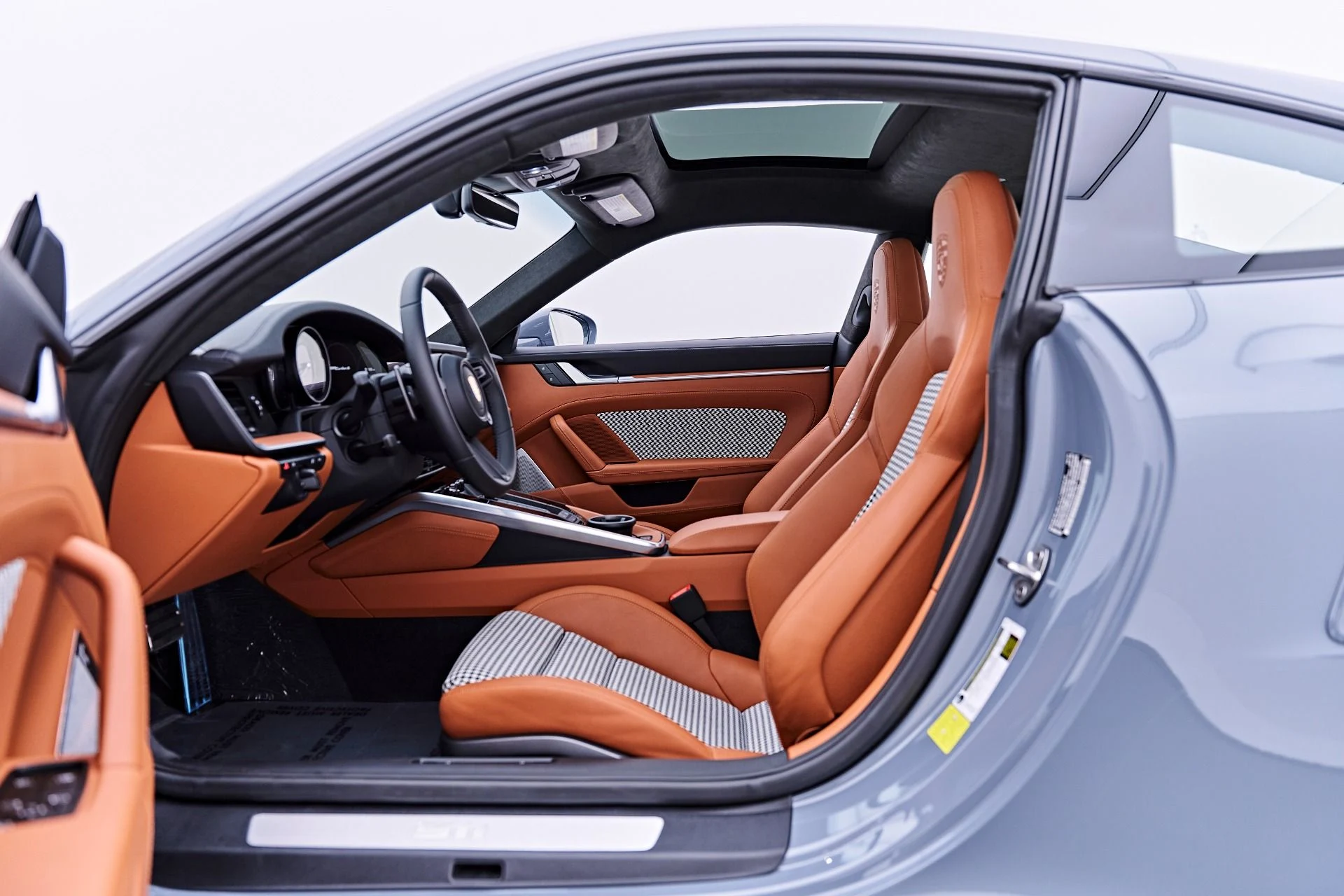 mph038_915434054_Used_2023_Porsche_911_Turbo_S_1785208191_3988c785e7