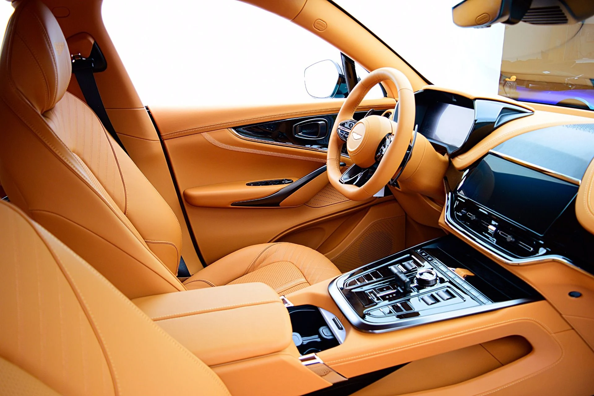mph038_917906919_New_2025_Aston_Martin_DBX_707_5ef35134a8
