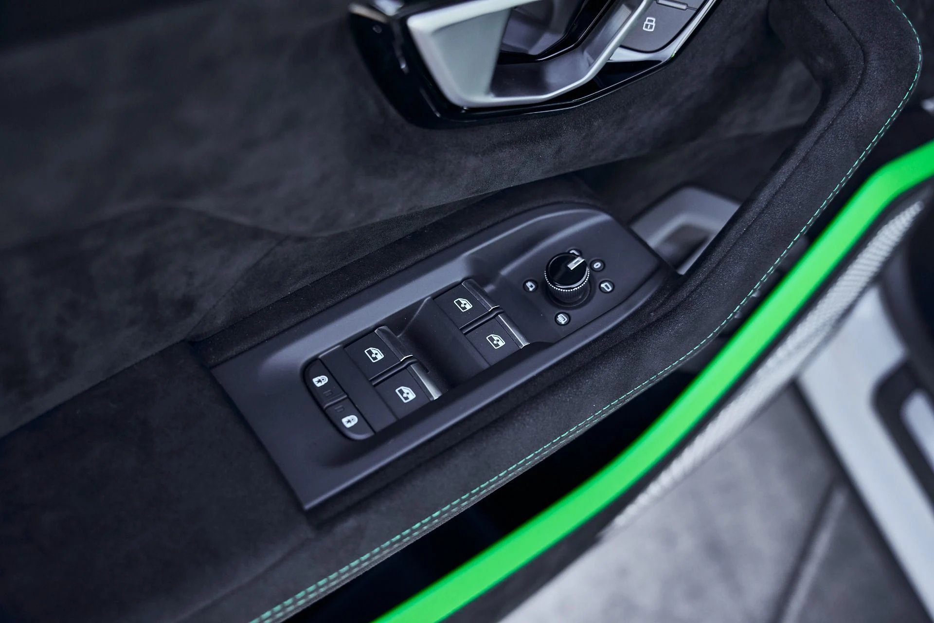 mph038_918884009_Used_2024_Lamborghini_Urus_Performante_1772849089_44a0c0d7a5
