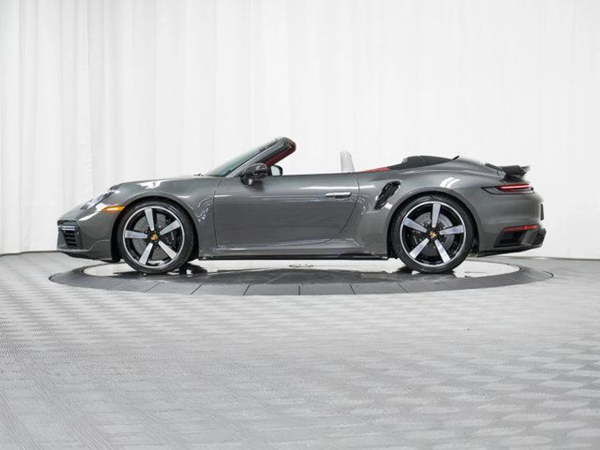 mph038_934120360_JVG_0el_M1h_A5d_E0u38_Tinq_O_4x_Vo_56973647c9