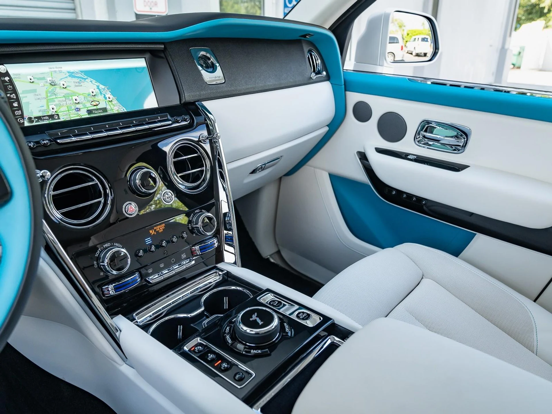 mph038_940364130_Used_2023_Rolls_Royce_Cullinan_1761685692_64c54202fb