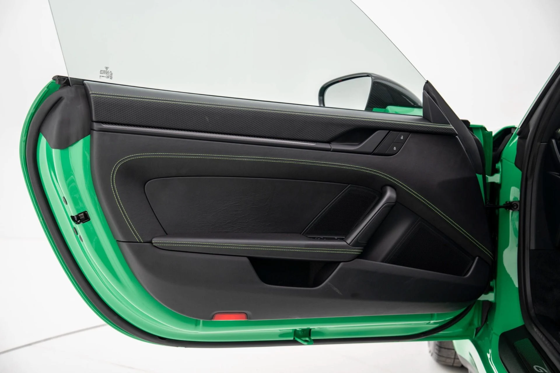 mph038_945739630_Used_2022_Porsche_911_GT_3_Touring_1775584406_91b910a075