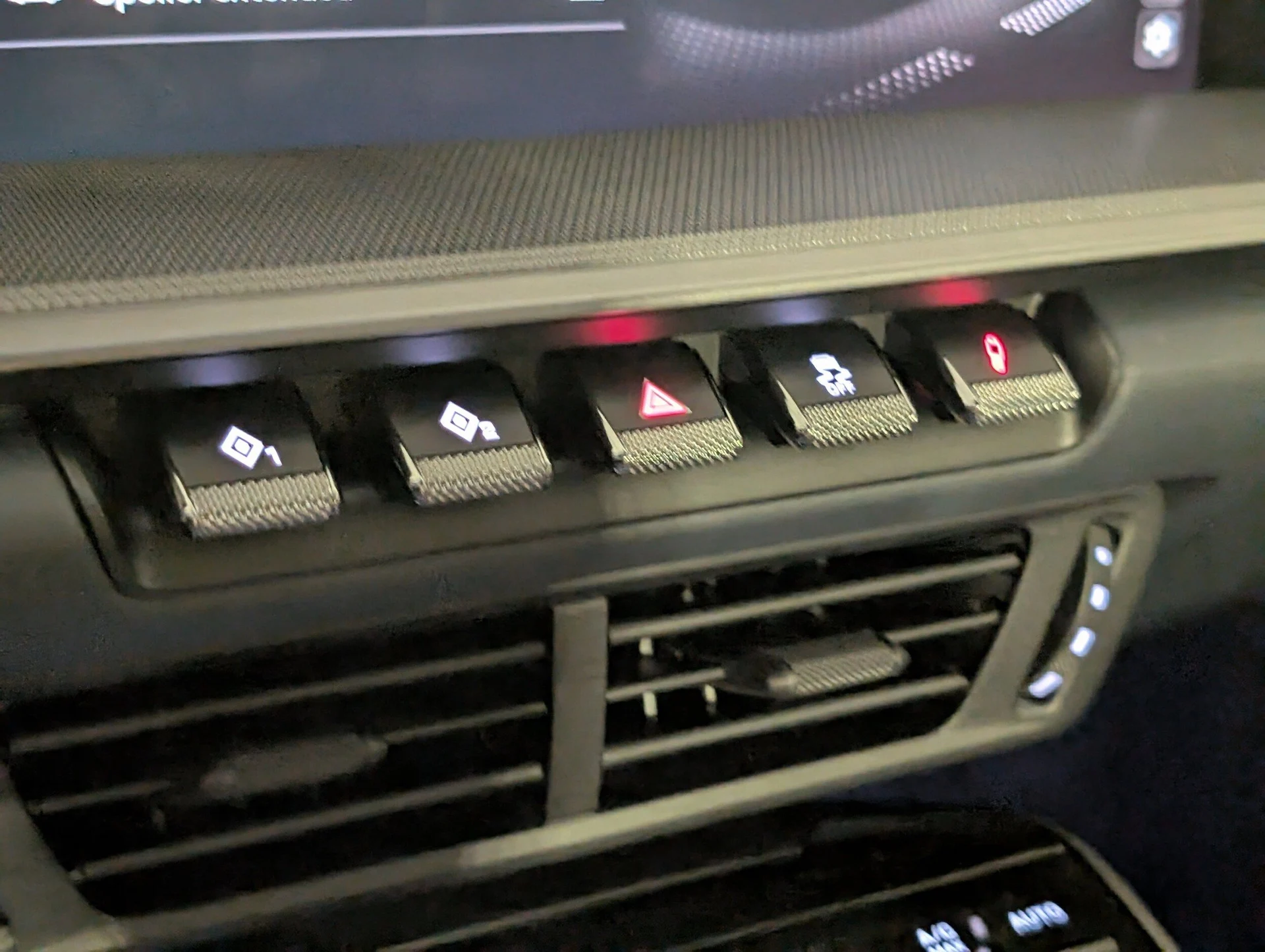 mph038_947546749_1107a14a706b5cba5c291bdbe7e24962x_0e8b6da876