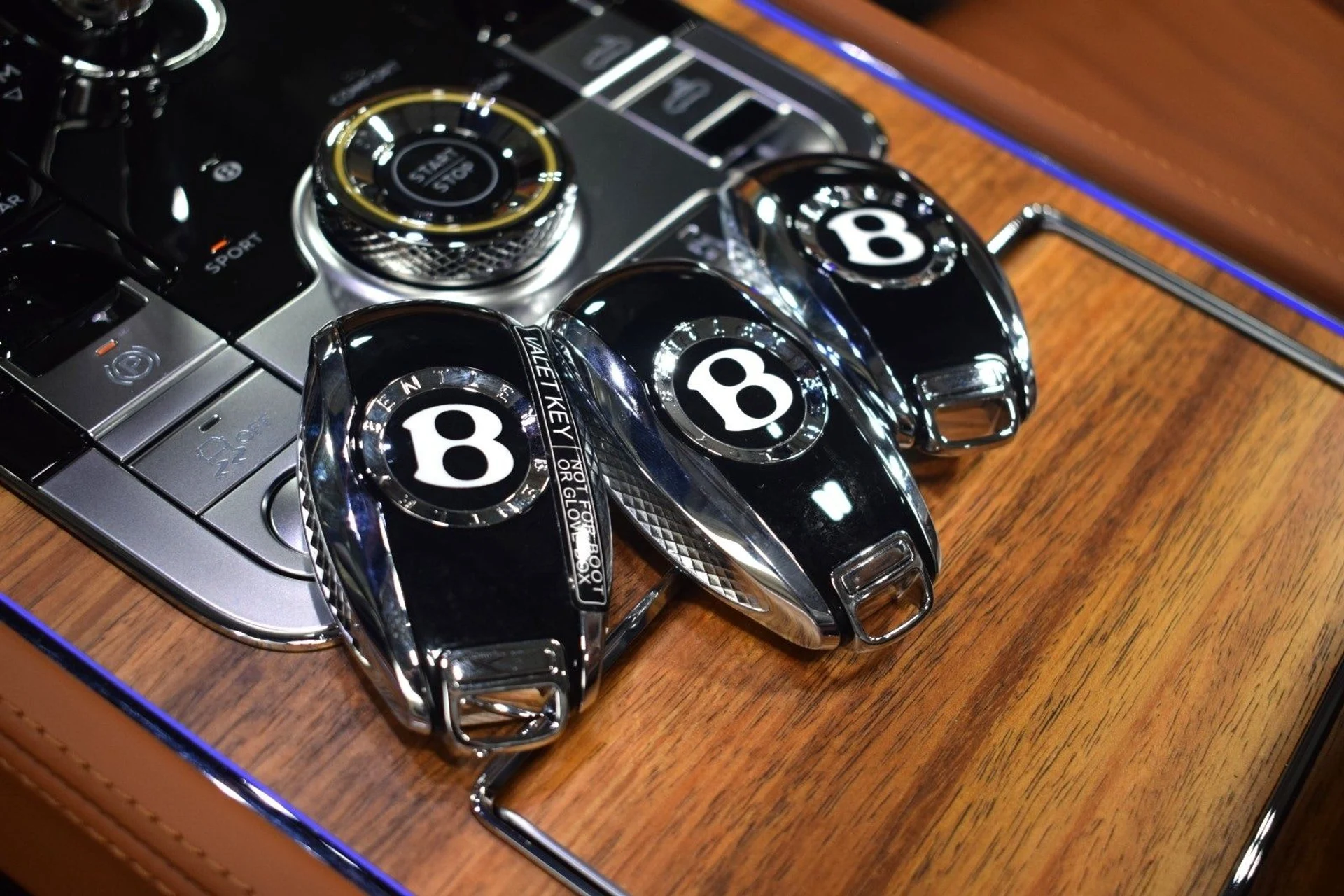 mph038_96200188_78c7de2f1ea2235090bab632e54c00eex_363cca6be6