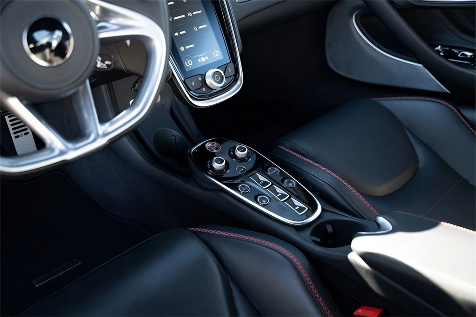 mph038_962331640_image_40_56a6728a7e