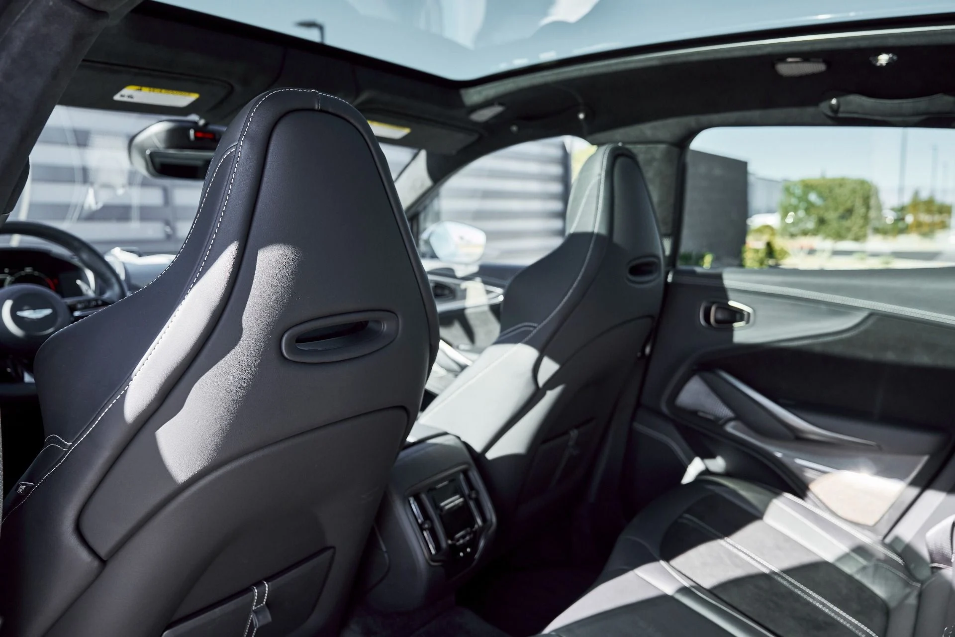 mph038_963865319_Used_2025_Aston_Martin_DBX_707_1767063197_5712243fa2