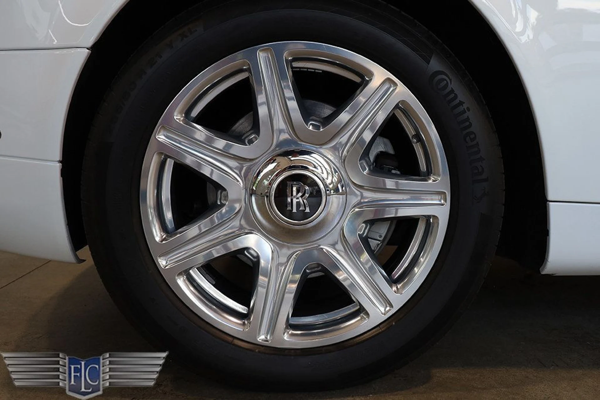 mph038_979939343_used_2014_rolls_royce_phantom_drophead_coupe_9689_22941725_39_1024_62064f35e3