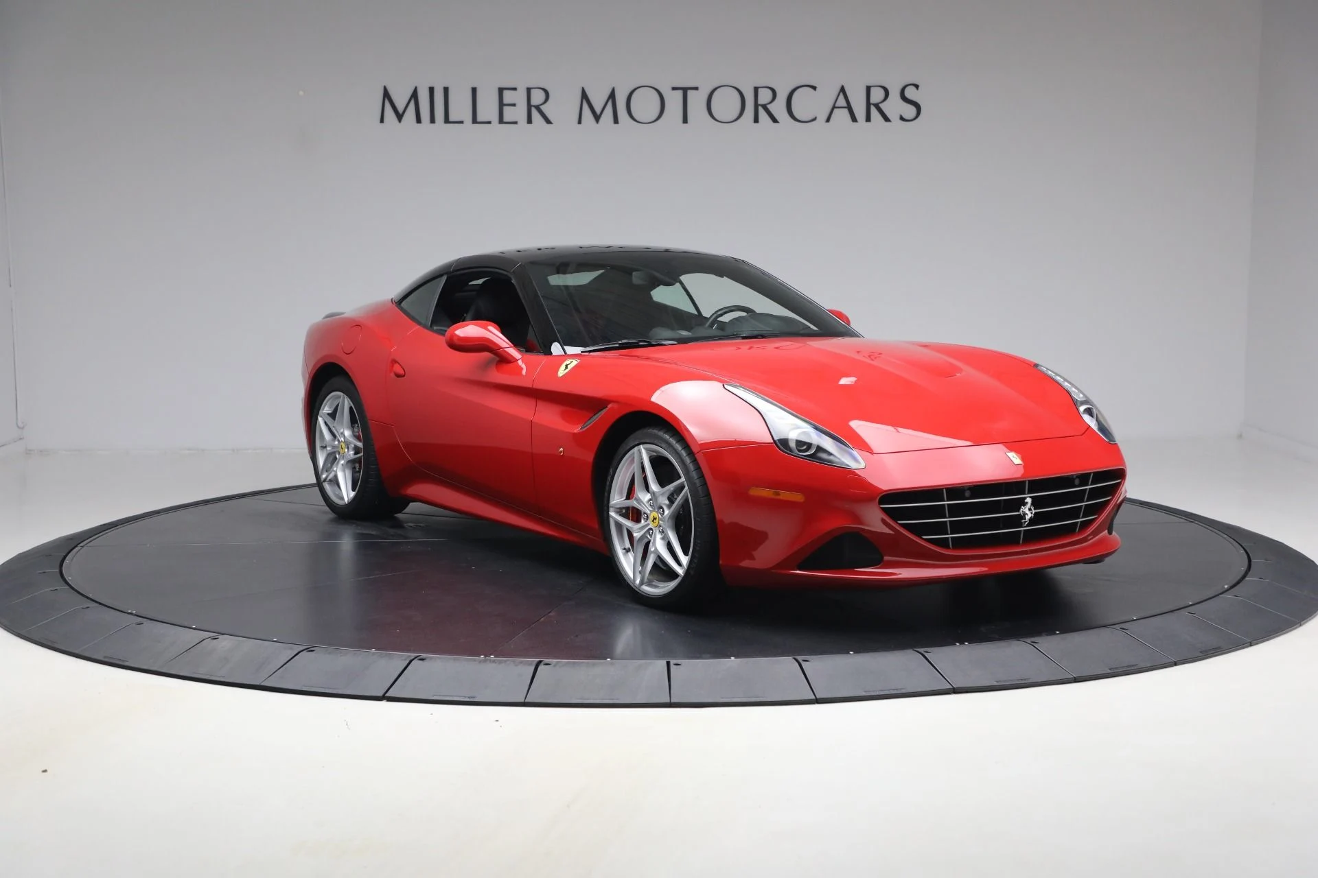 mph038_982949281_Used_2017_Ferrari_California_T_1787347331_f0b1c39313