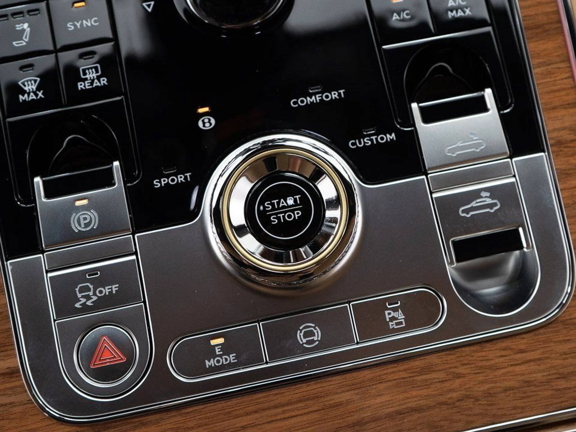 mph038_991265104_dee2d0f73df8f052fe79bc06fa54ced0_42894a7507