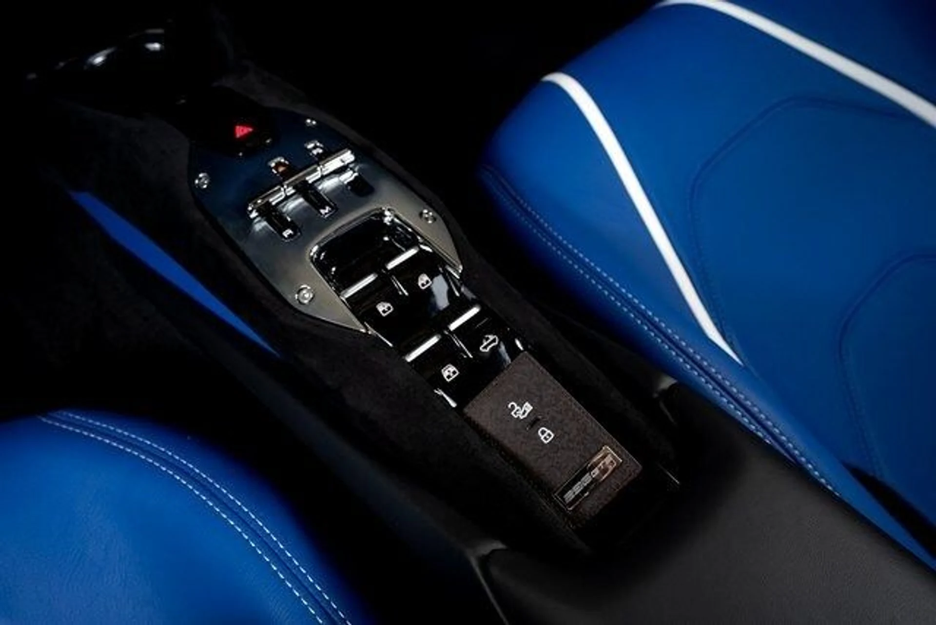 mph039_1007716457_9769f554726598d7e43acac2a1727829x_35b5e26d38