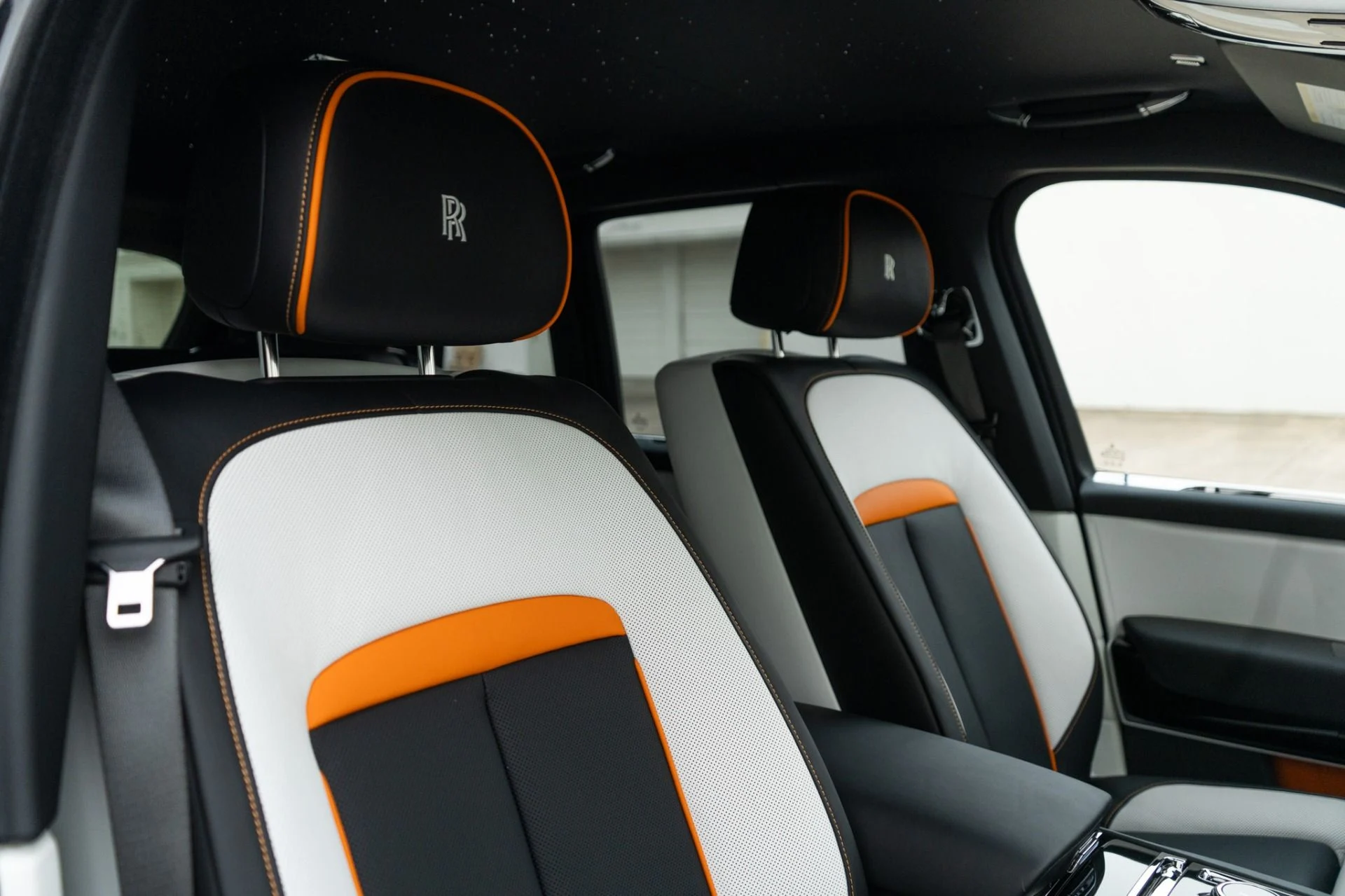 mph039_1013984017_Used_2026_Rolls_Royce_Cullinan_1765925177_5e91adba99