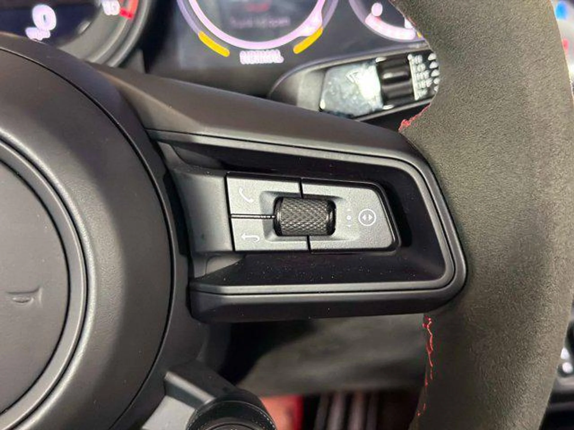 mph039_1015313280_j5hnw_I_Qq_Bk0_bsx1w_Oa_H_Nrne_Bo_ab9ed03914