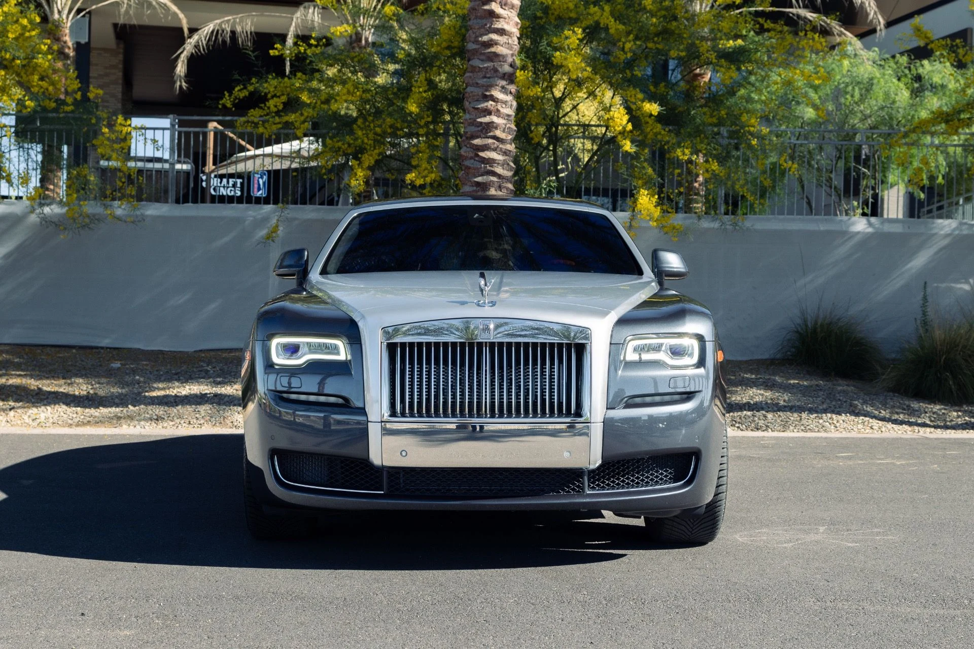 mph039_1017710330_Used_2017_Rolls_Royce_Ghost_1774727260_13b9613fa5