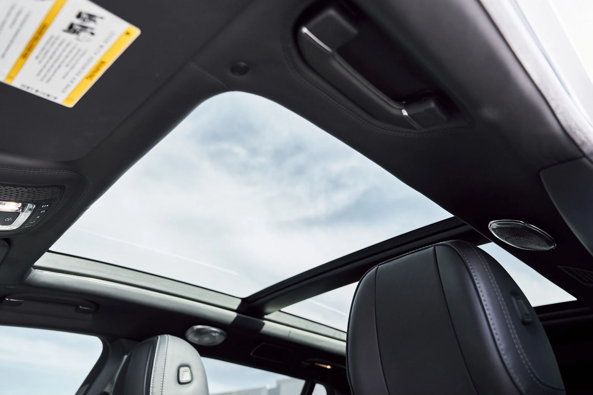 mph039_1020136384_Used_2021_Mercedes_Benz_GLS_Maybach_GLS_600_1768358374_e9cc389601