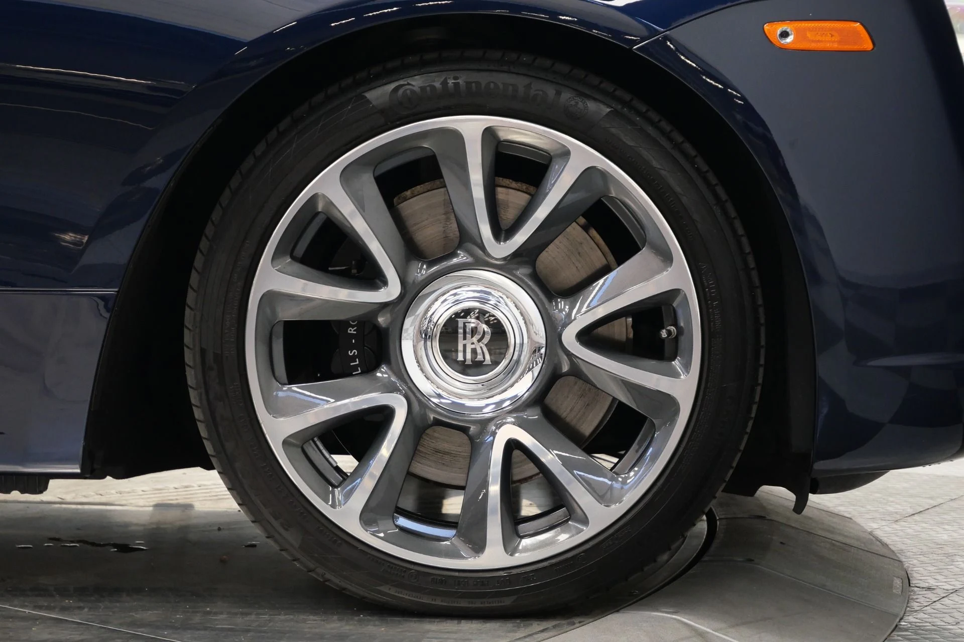 mph039_1036468645_Used_2019_Rolls_Royce_Wraith_The_Wraith_Package_Starlight_Headliner_Surround_Cameras_1773246282_aeffd569ec