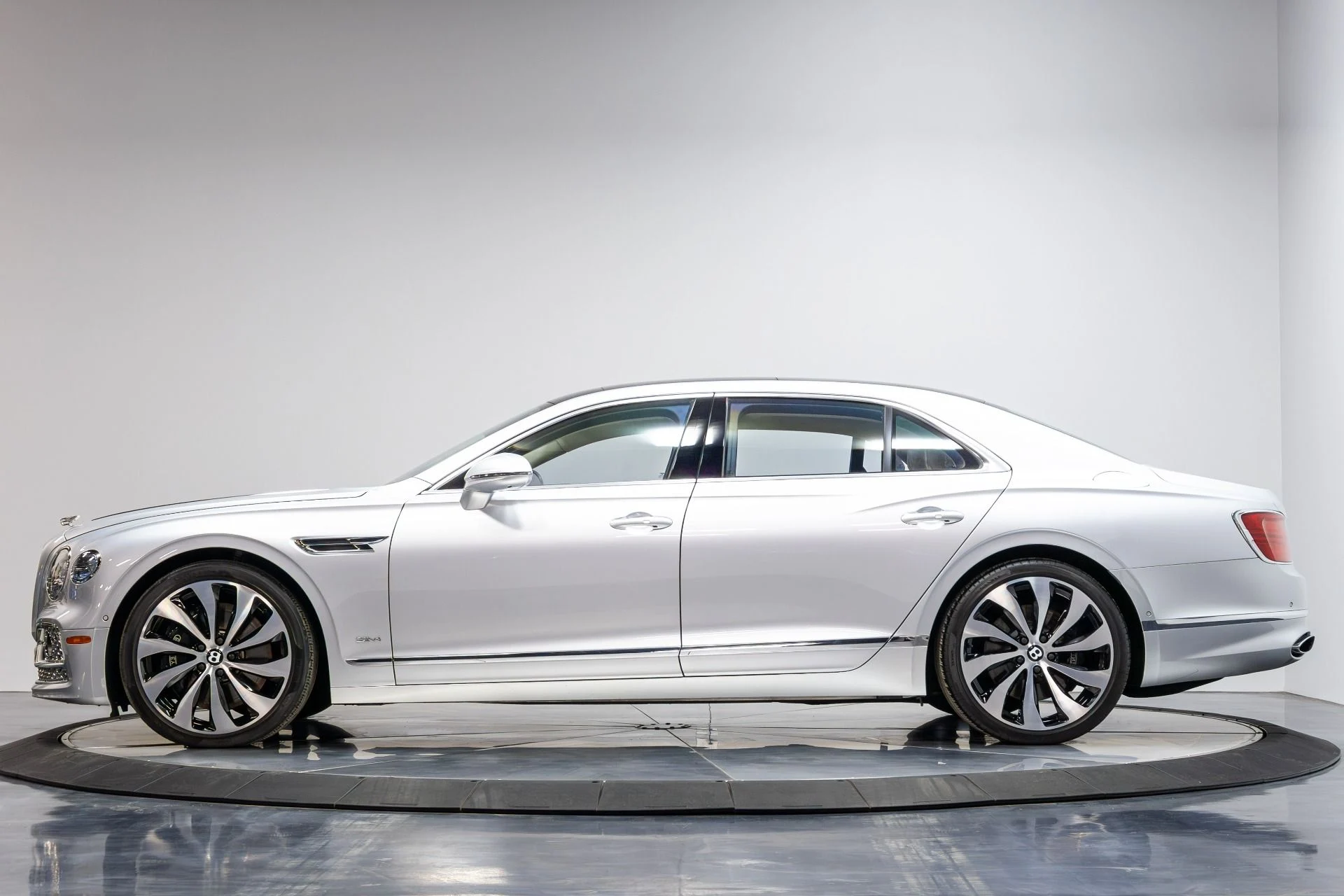 mph039_1038047873_Used_2021_Bentley_Flying_Spur_W12_1772666284_54d22c12d8